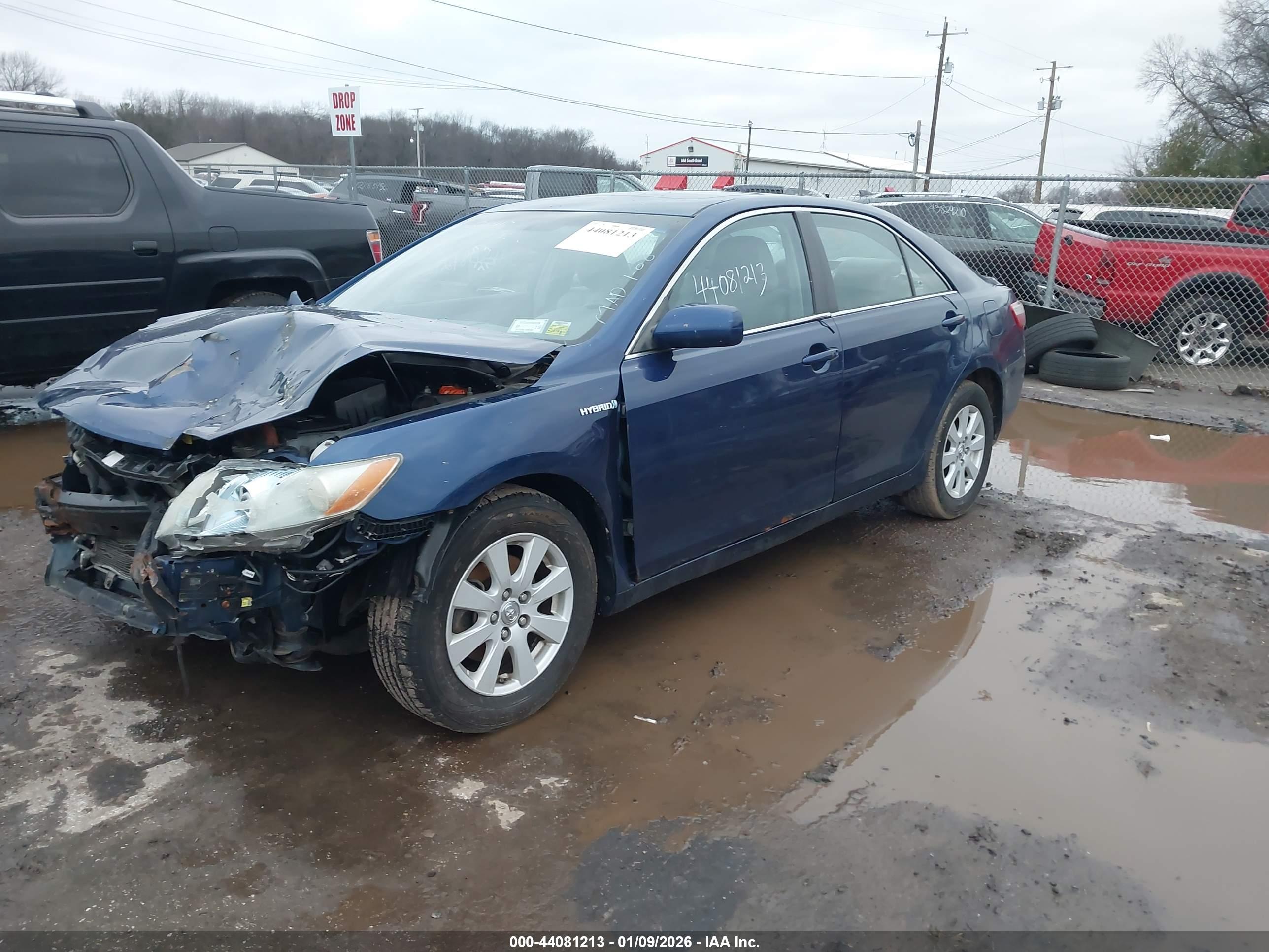 TOYOTA CAMRY image 2