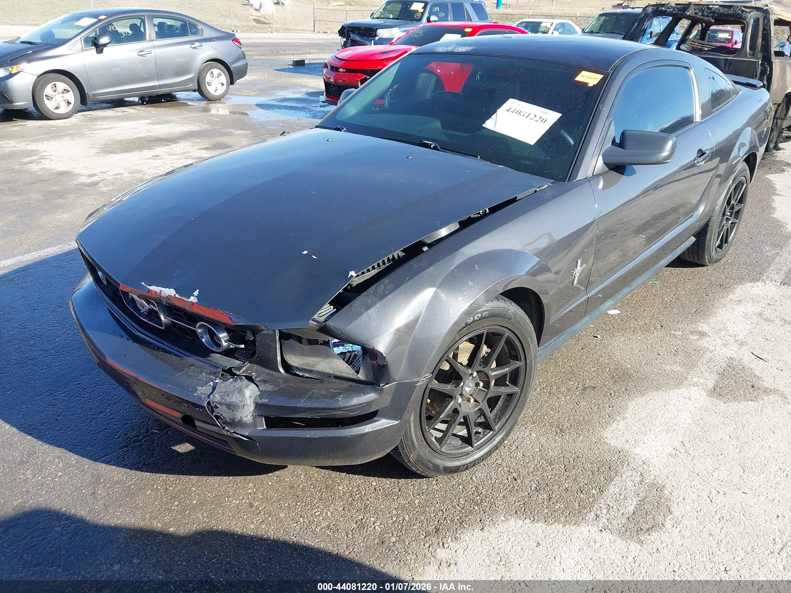 FORD MUSTANG image 2