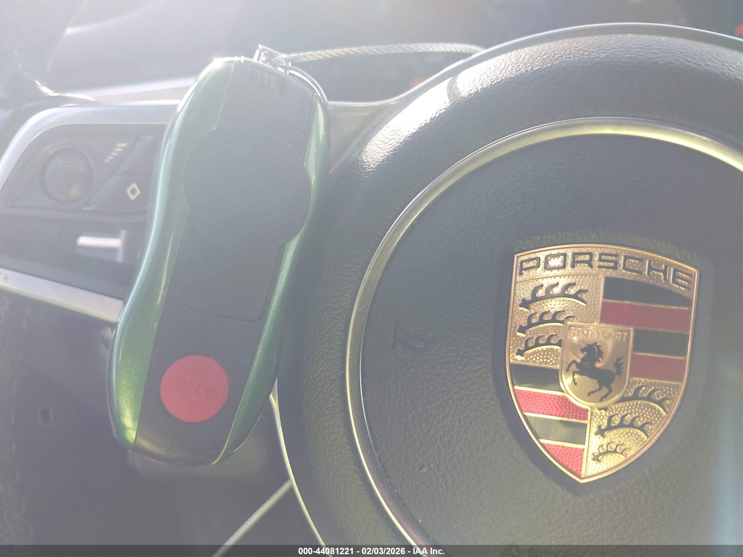 PORSCHE MACAN image 11