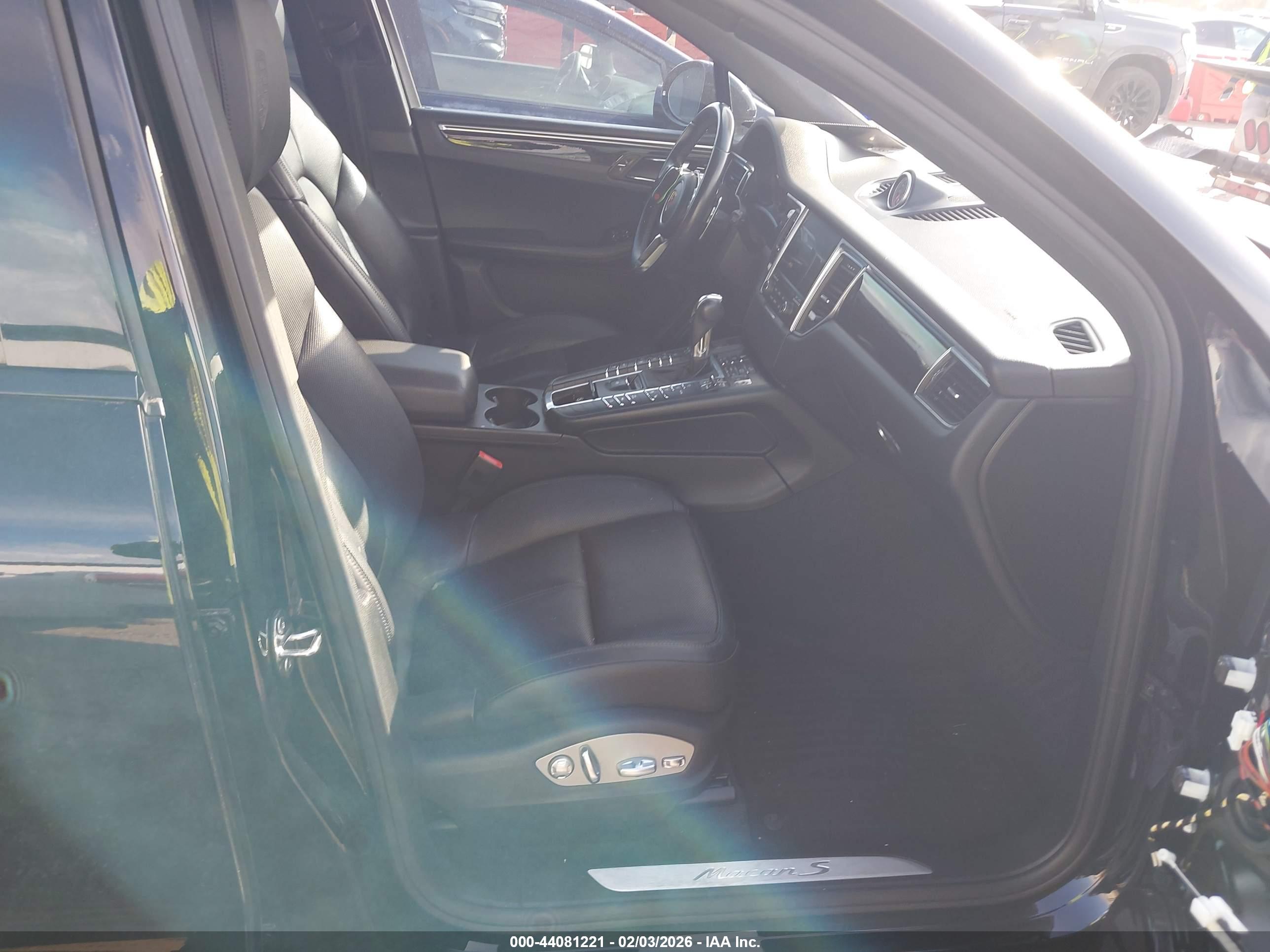 PORSCHE MACAN image 5