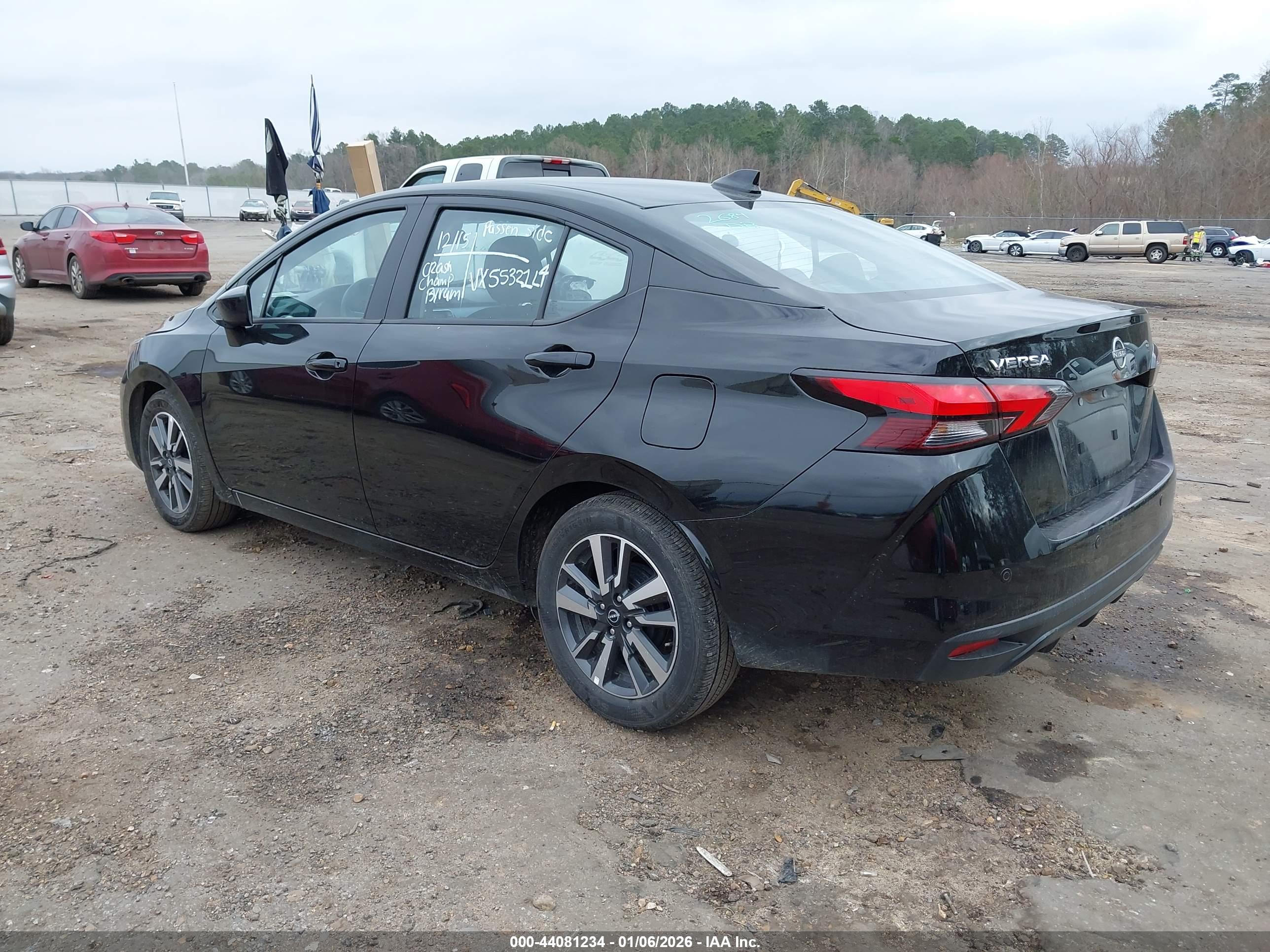 NISSAN VERSA image 3