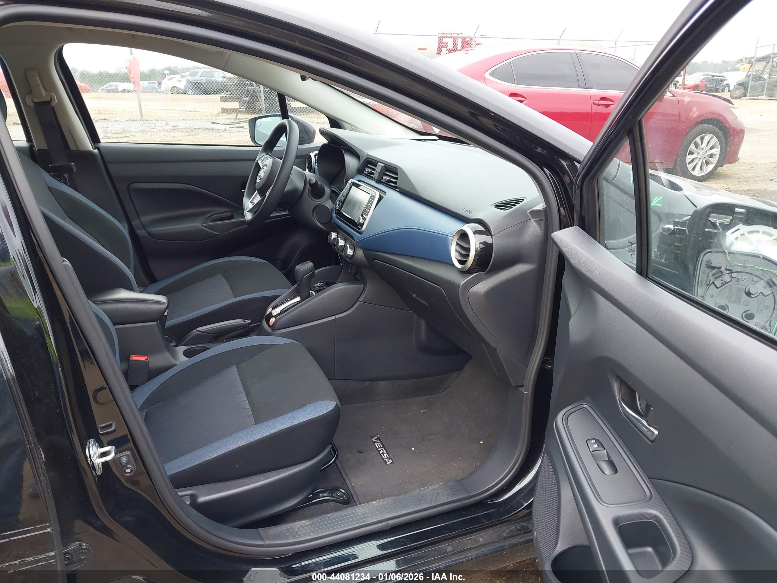NISSAN VERSA image 5