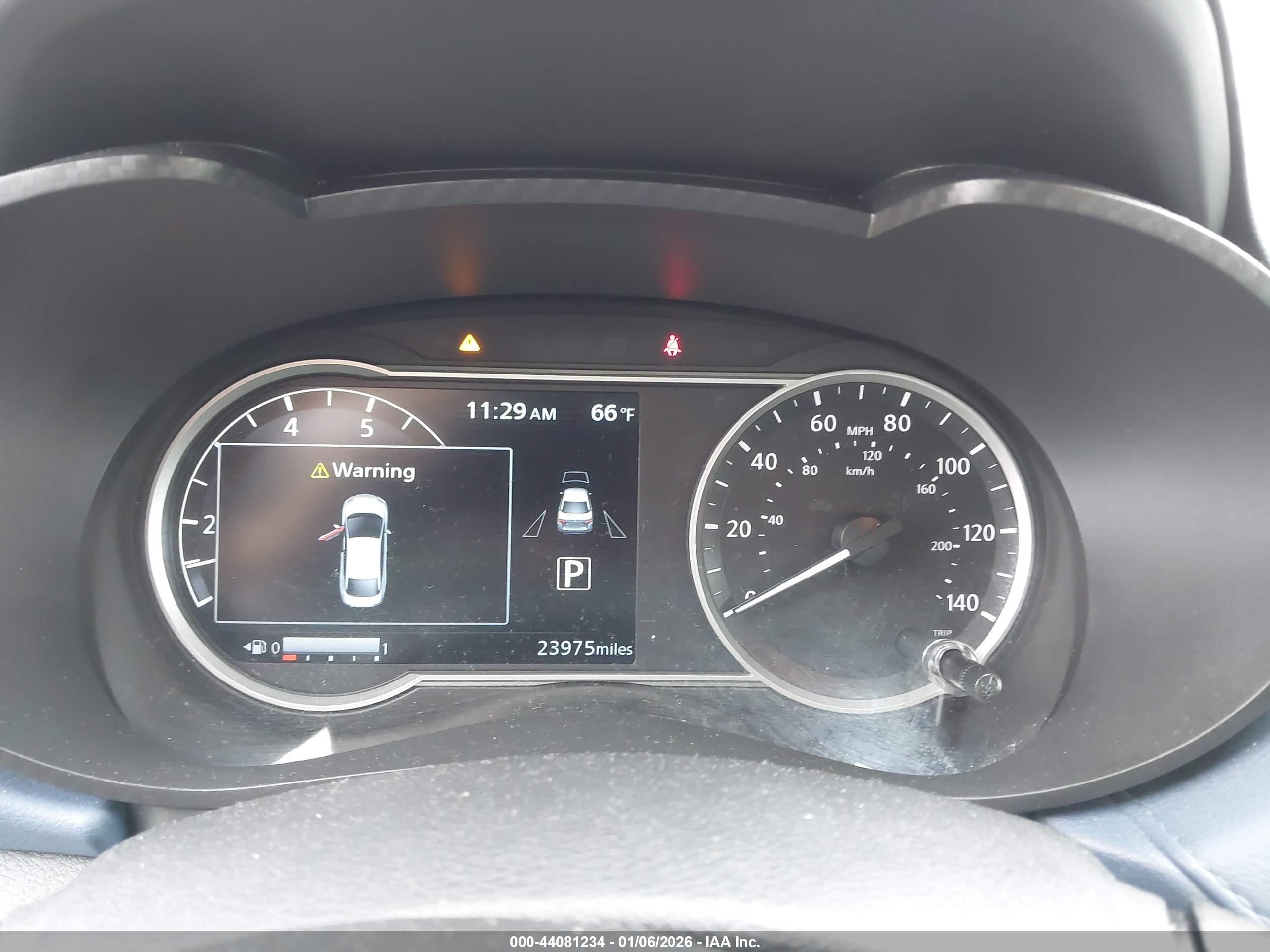 NISSAN VERSA image 7