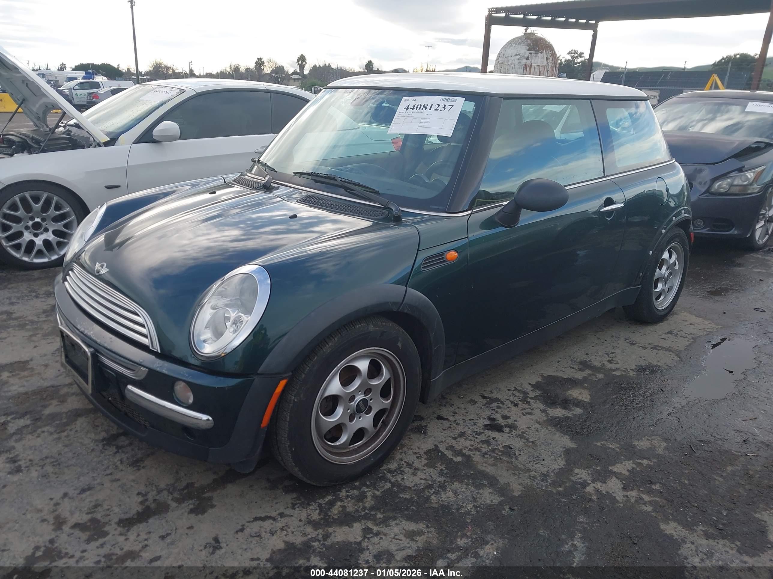 MINI COOPER image 2