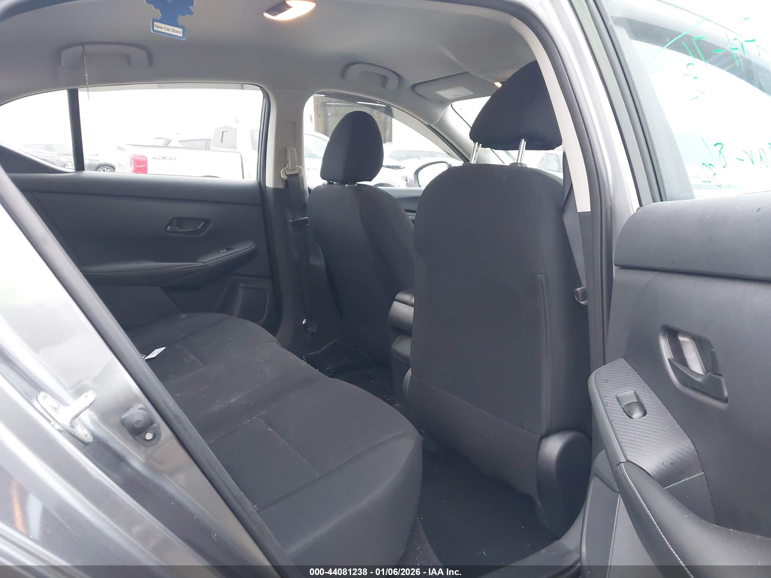 NISSAN SENTRA image 8