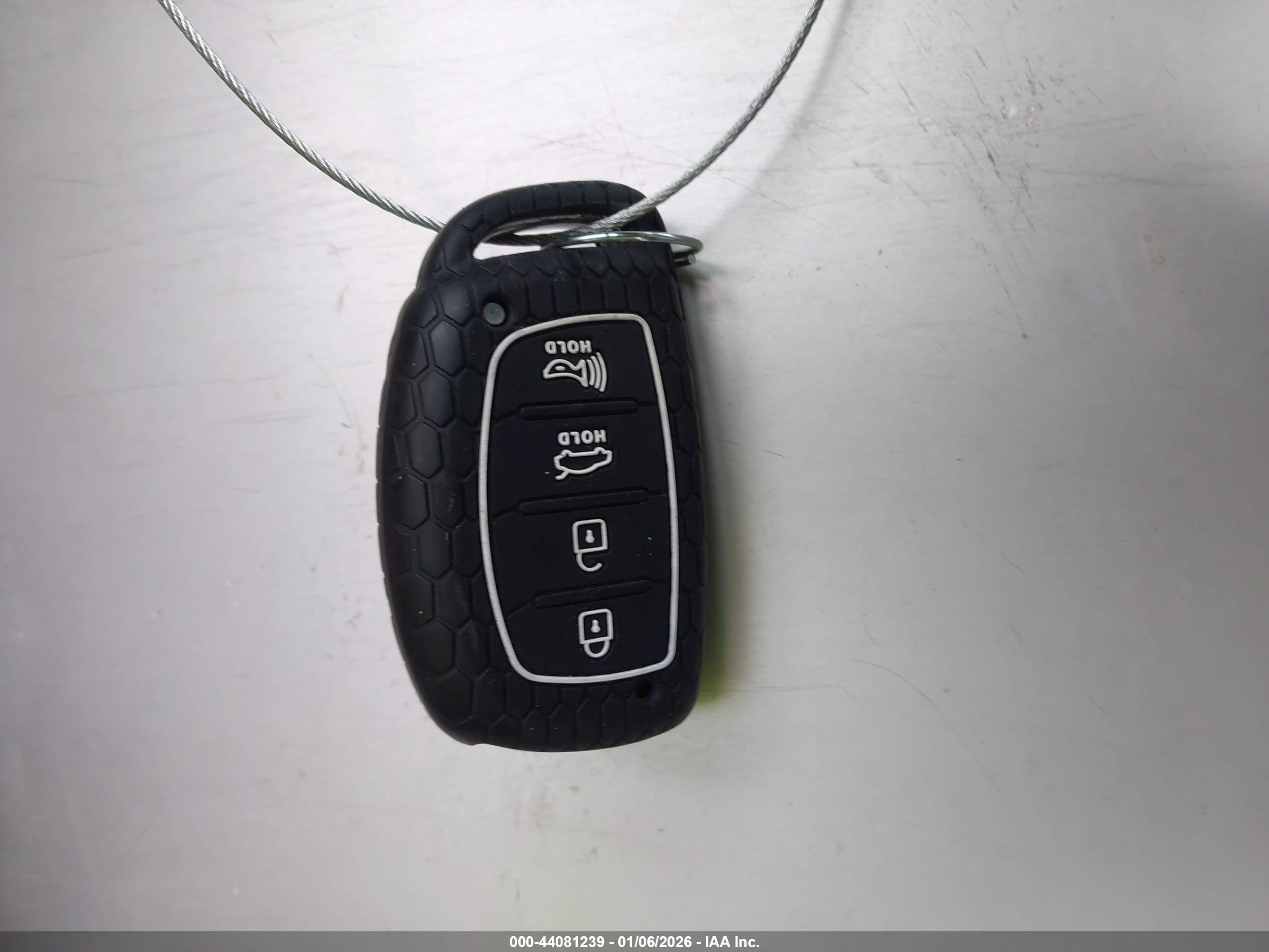 HYUNDAI TUCSON image 11