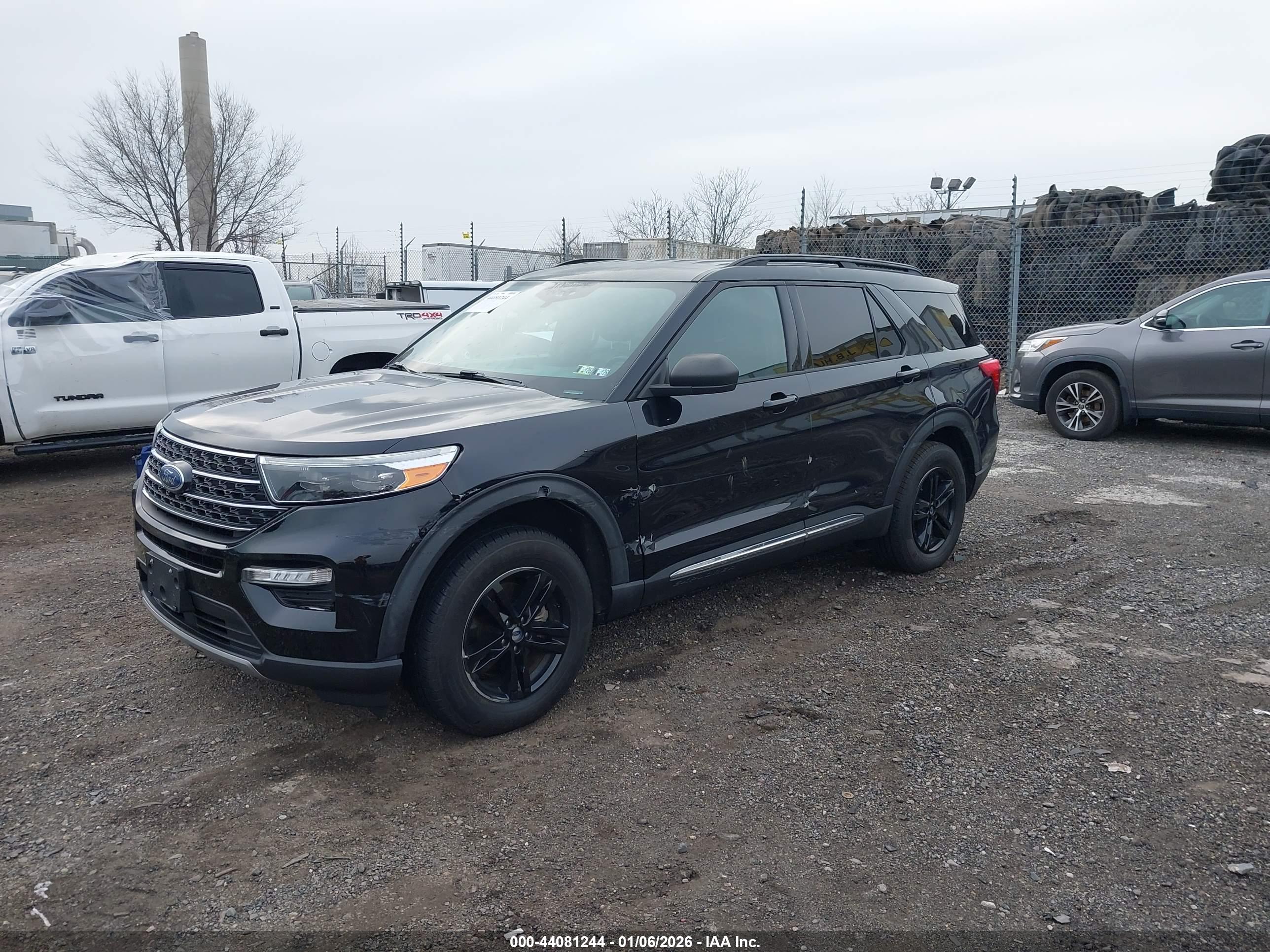 FORD EXPLORER image 2