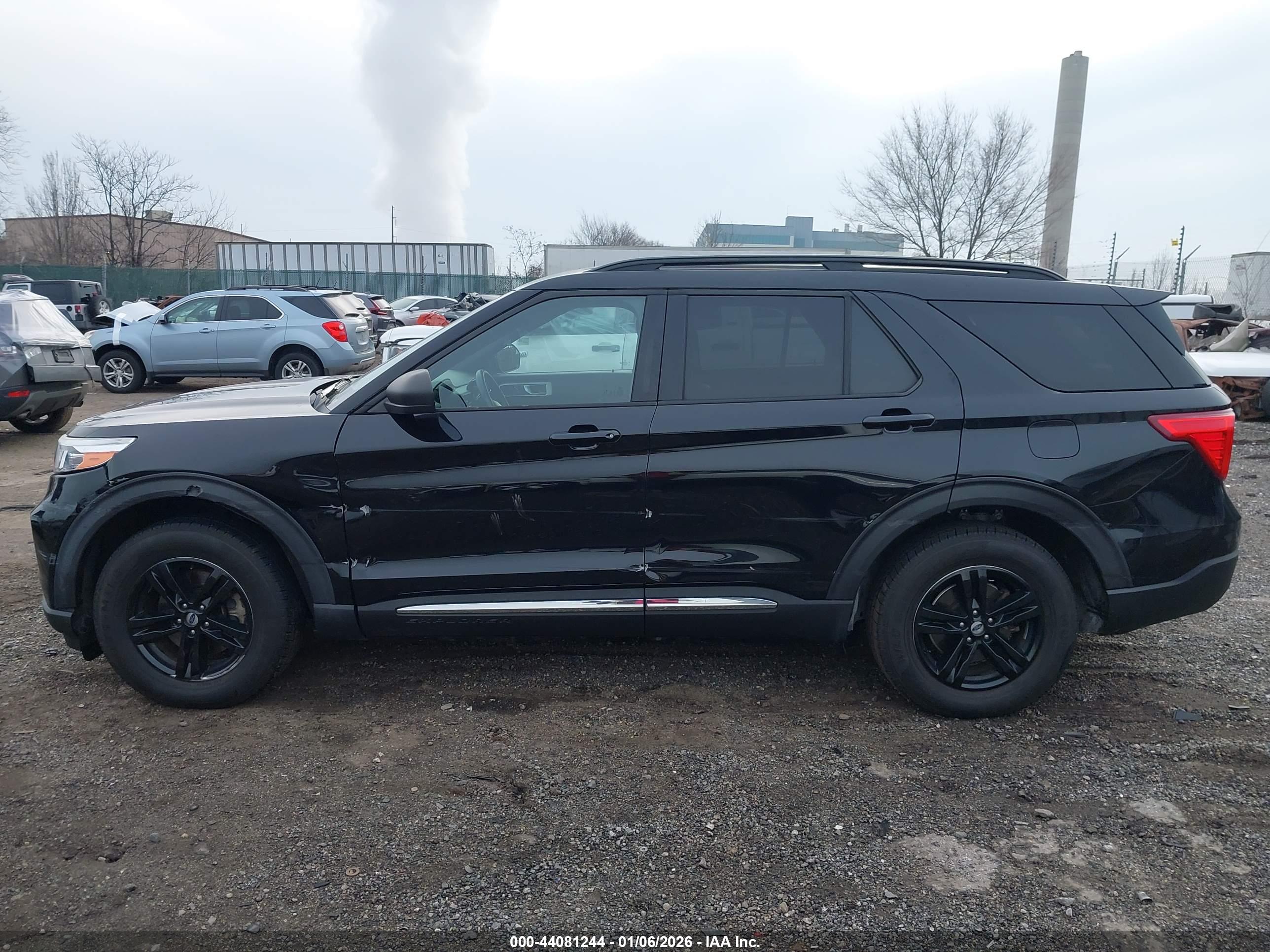 FORD EXPLORER image 6