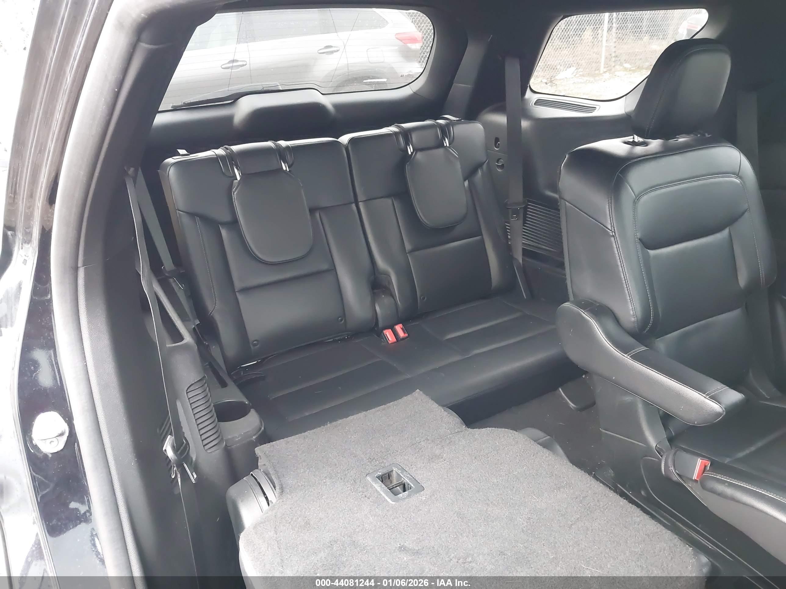 FORD EXPLORER image 8