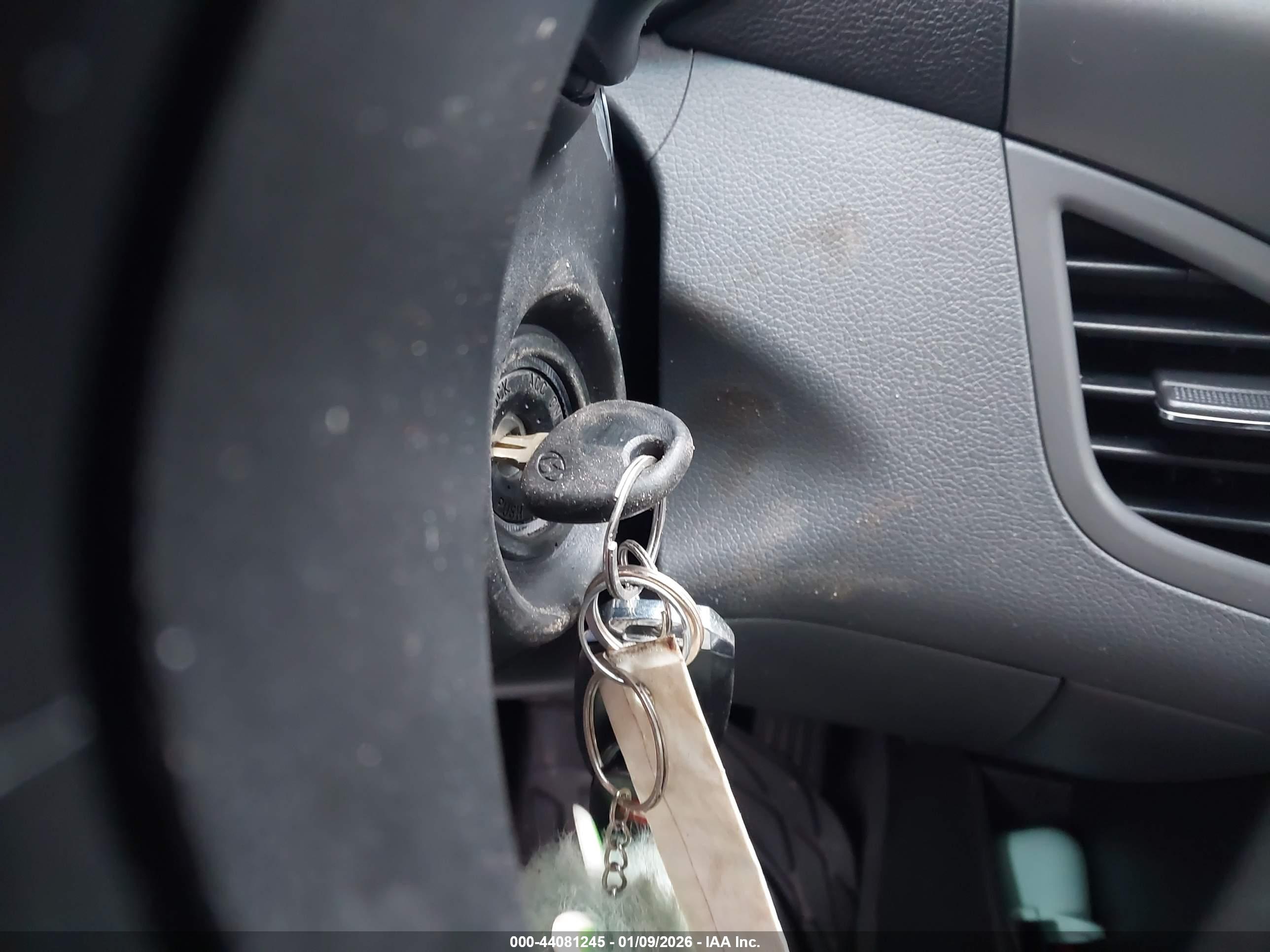HYUNDAI ELANTRA image 11