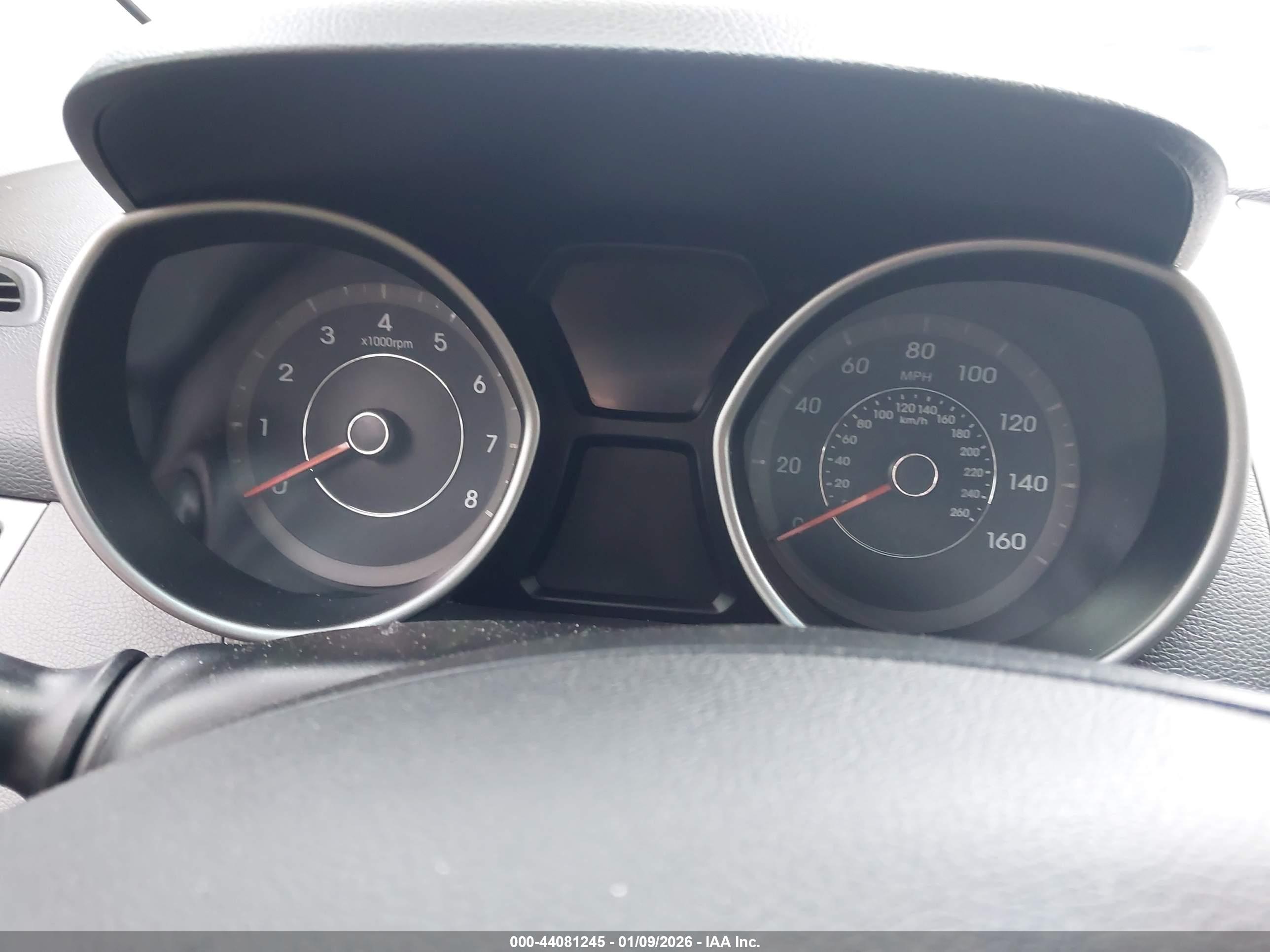 HYUNDAI ELANTRA image 7