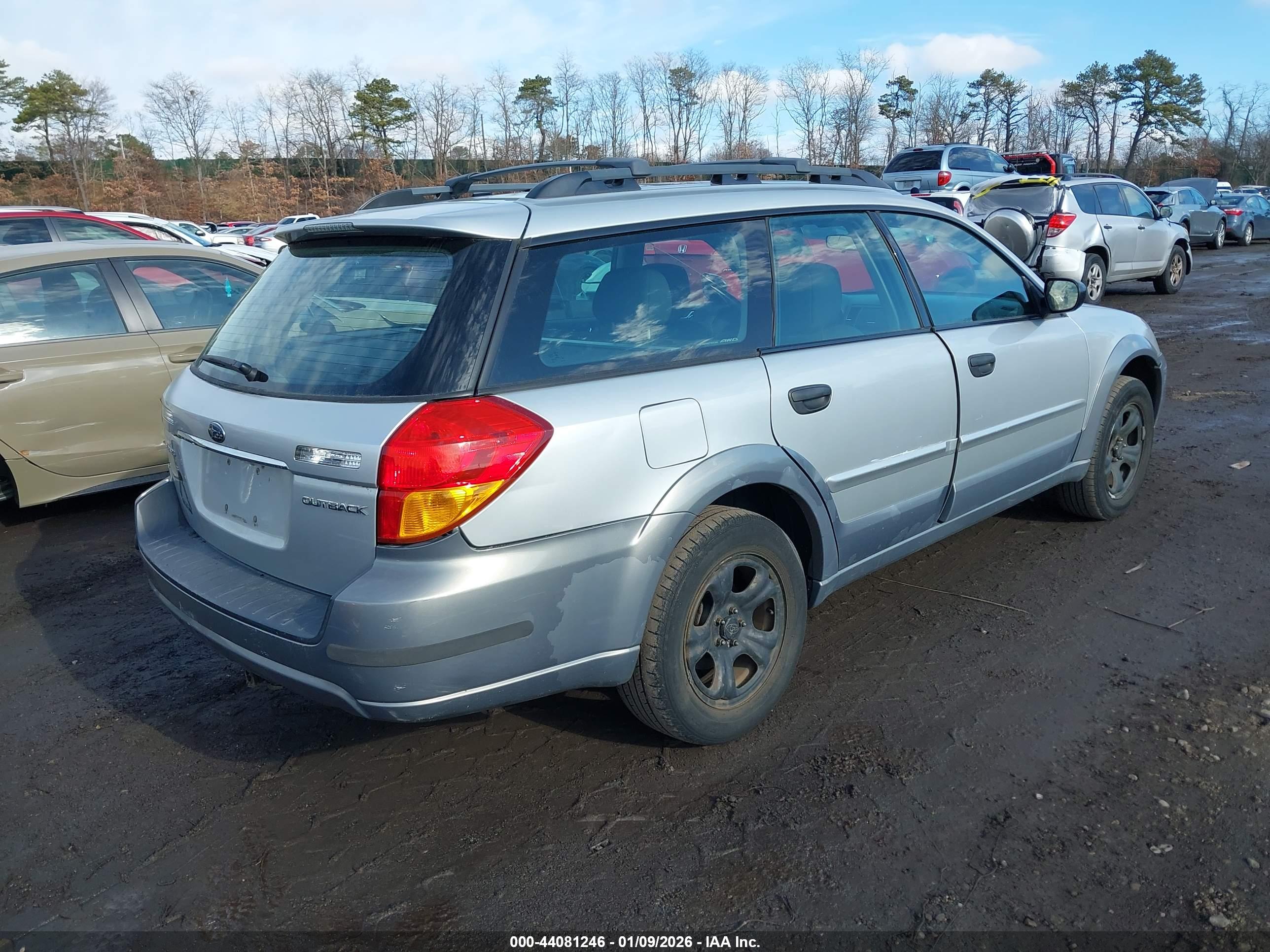 SUBARU OUTBACK image 4