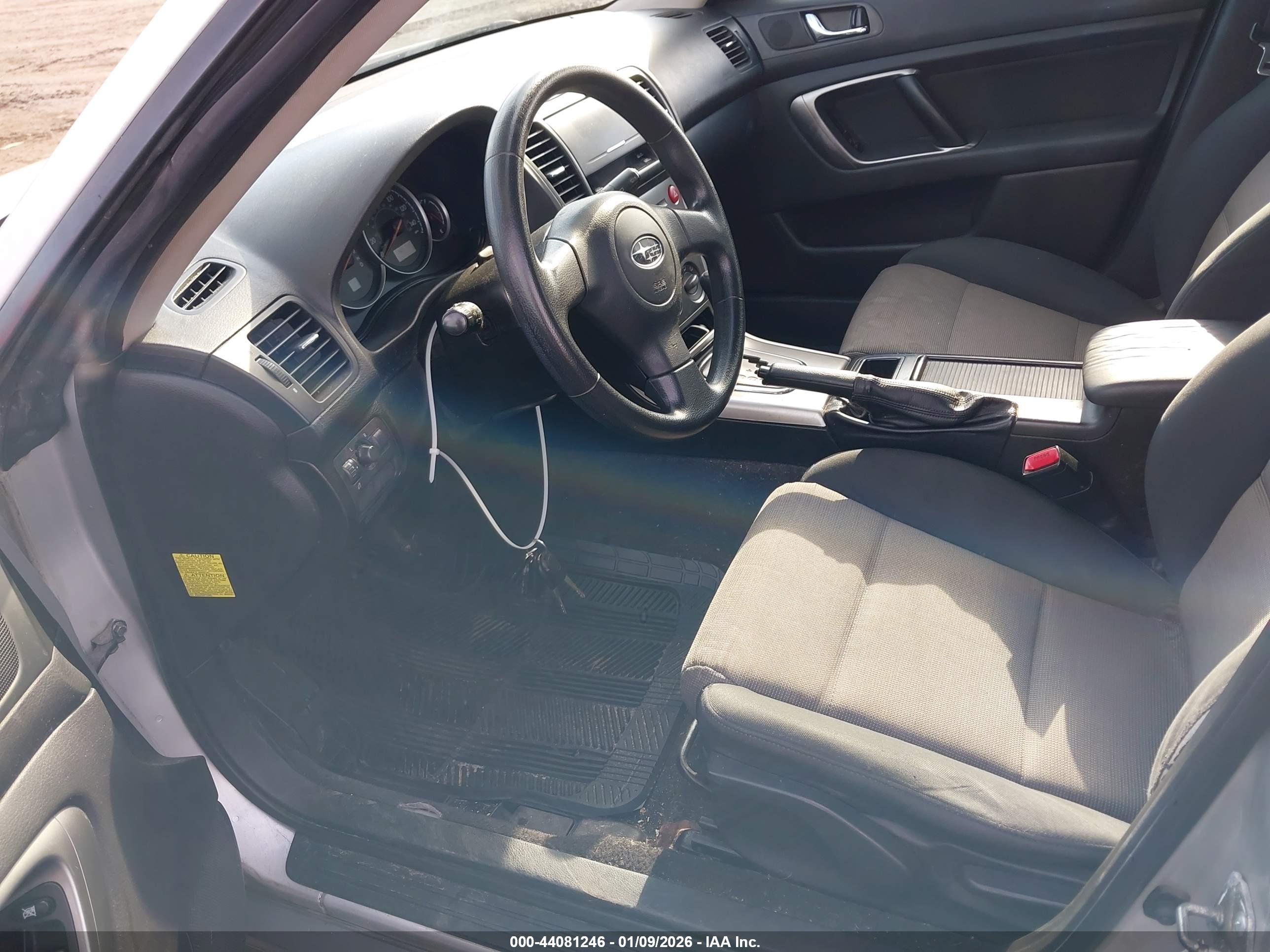 SUBARU OUTBACK image 5