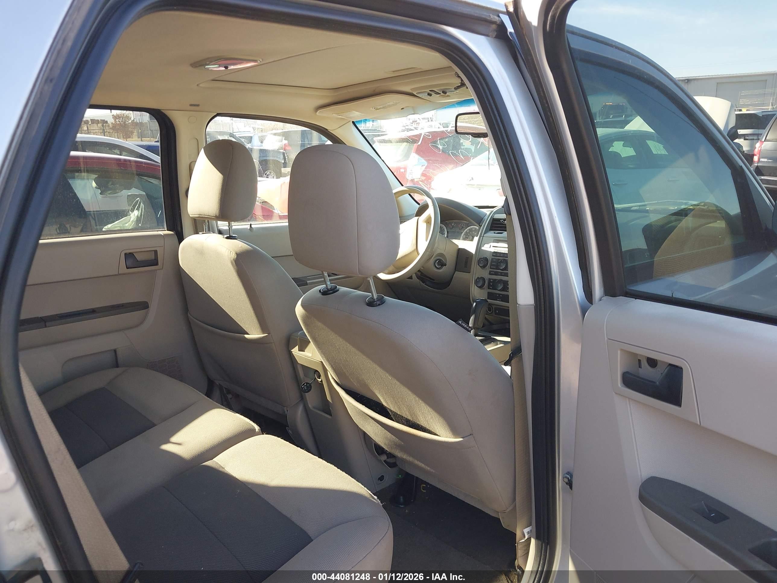 FORD ESCAPE image 8