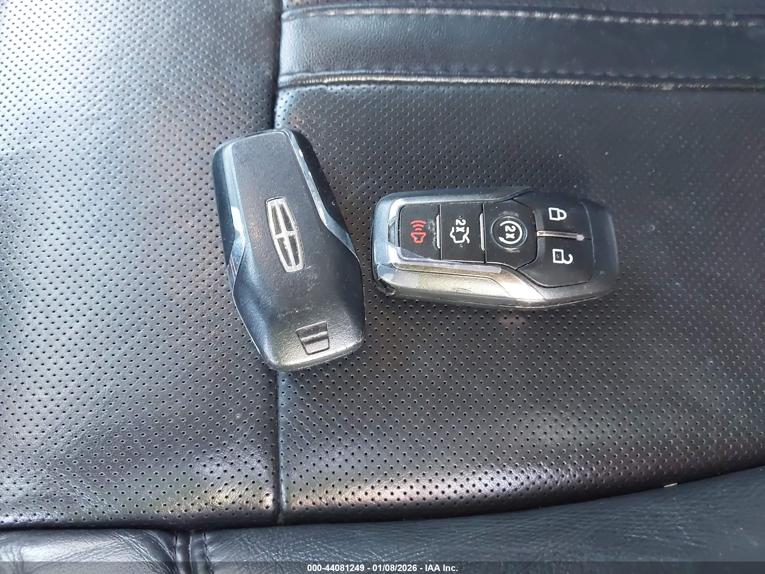 LINCOLN MKZ image 11