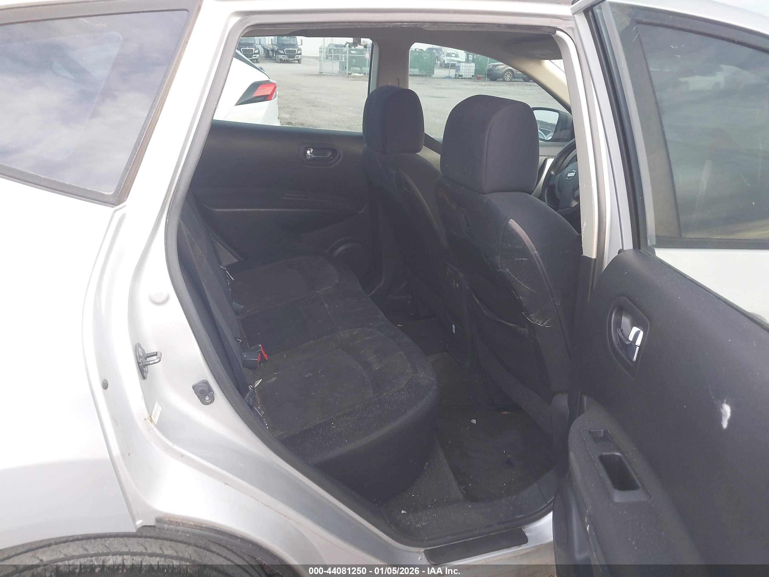 NISSAN ROGUE image 8