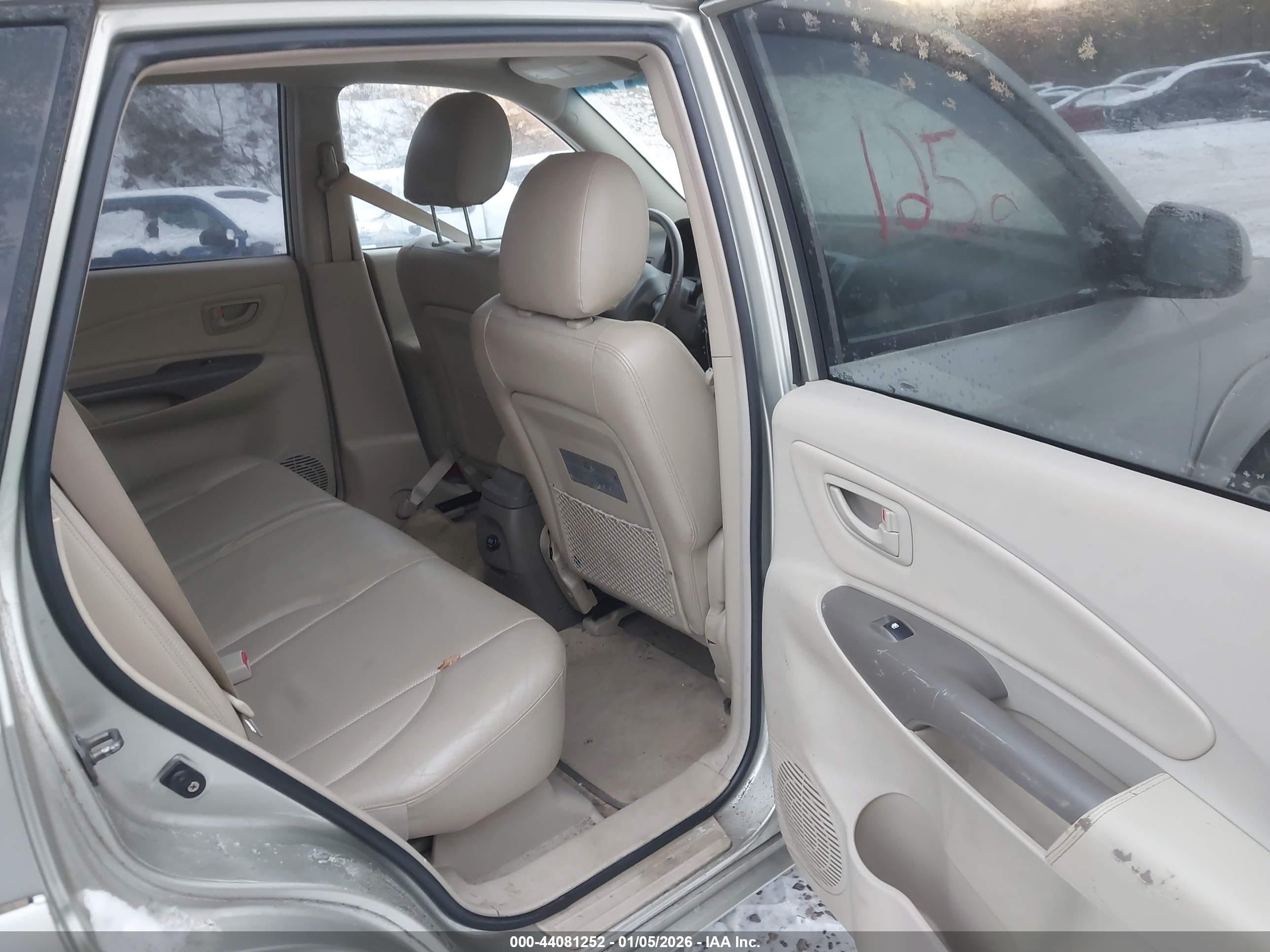 HYUNDAI TUCSON image 8