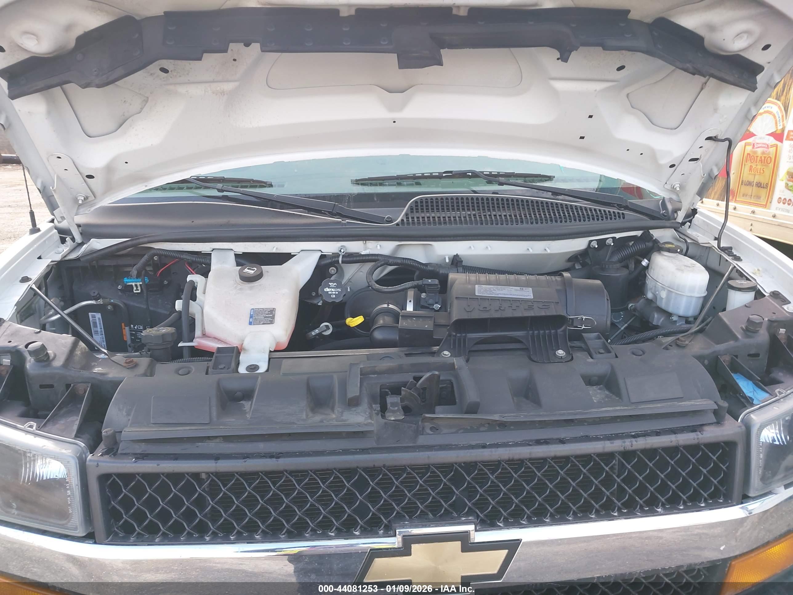CHEVROLET EXPRESS image 10