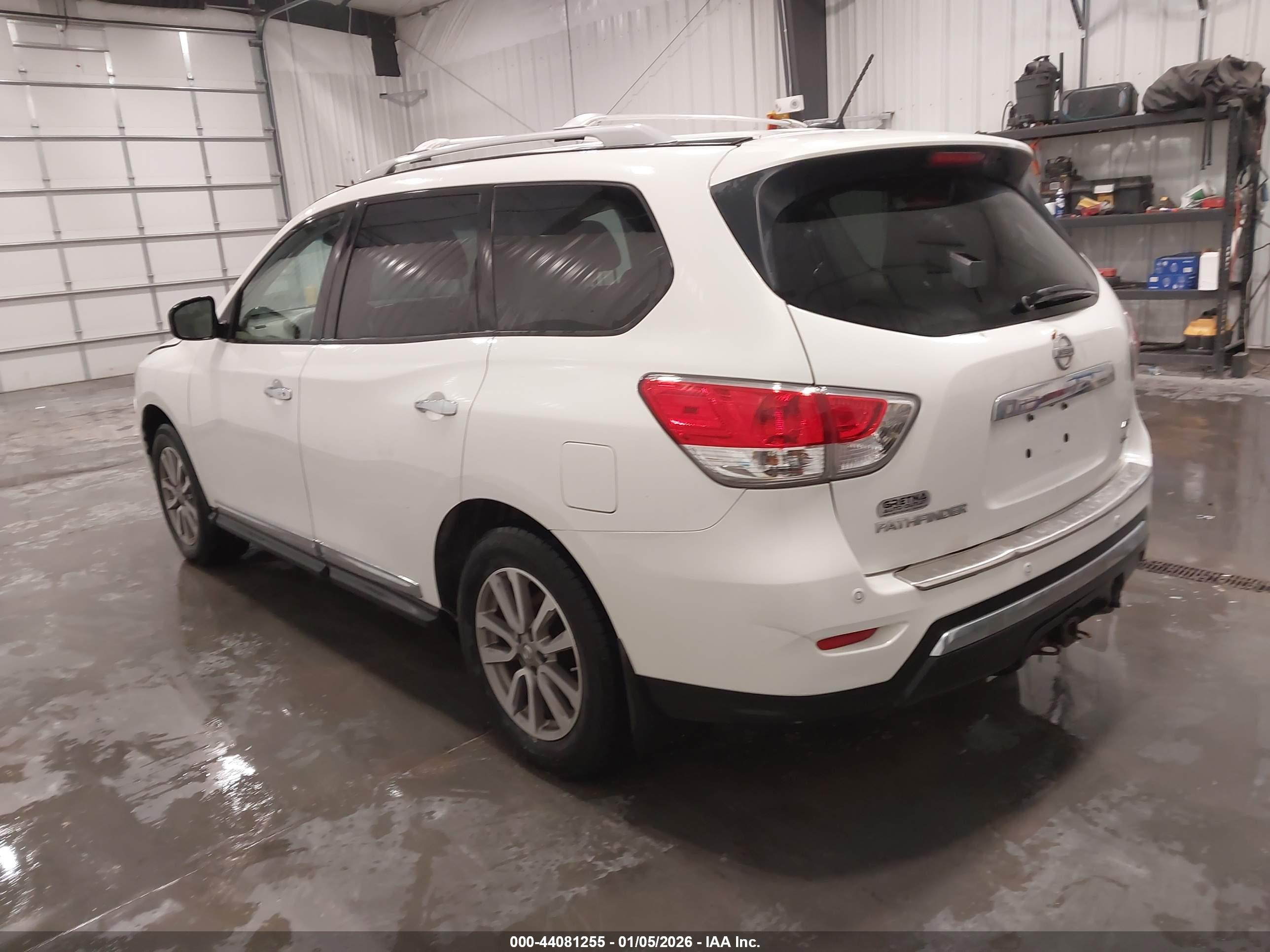NISSAN PATHFINDER image 3