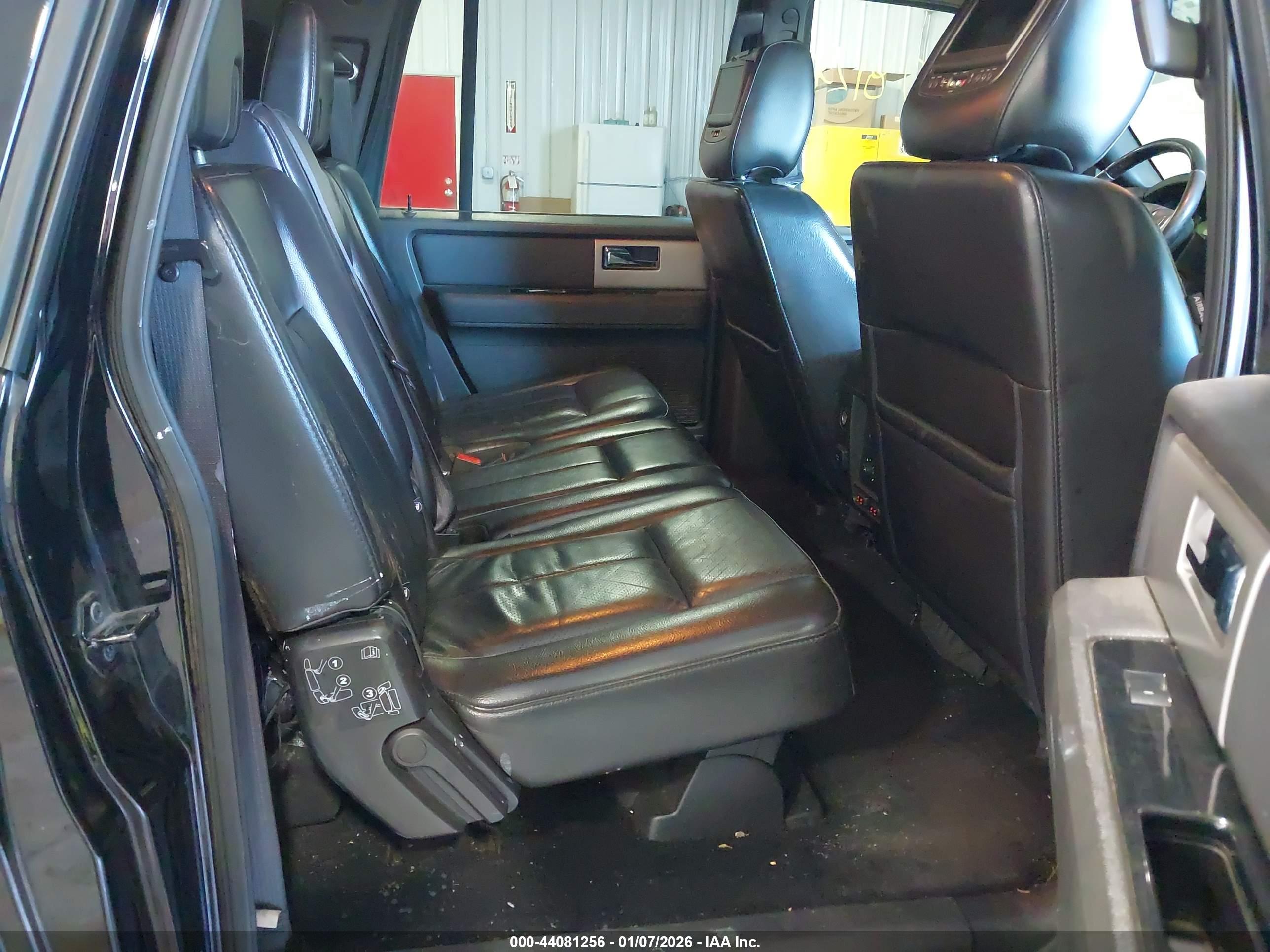 FORD EXPEDITION image 8
