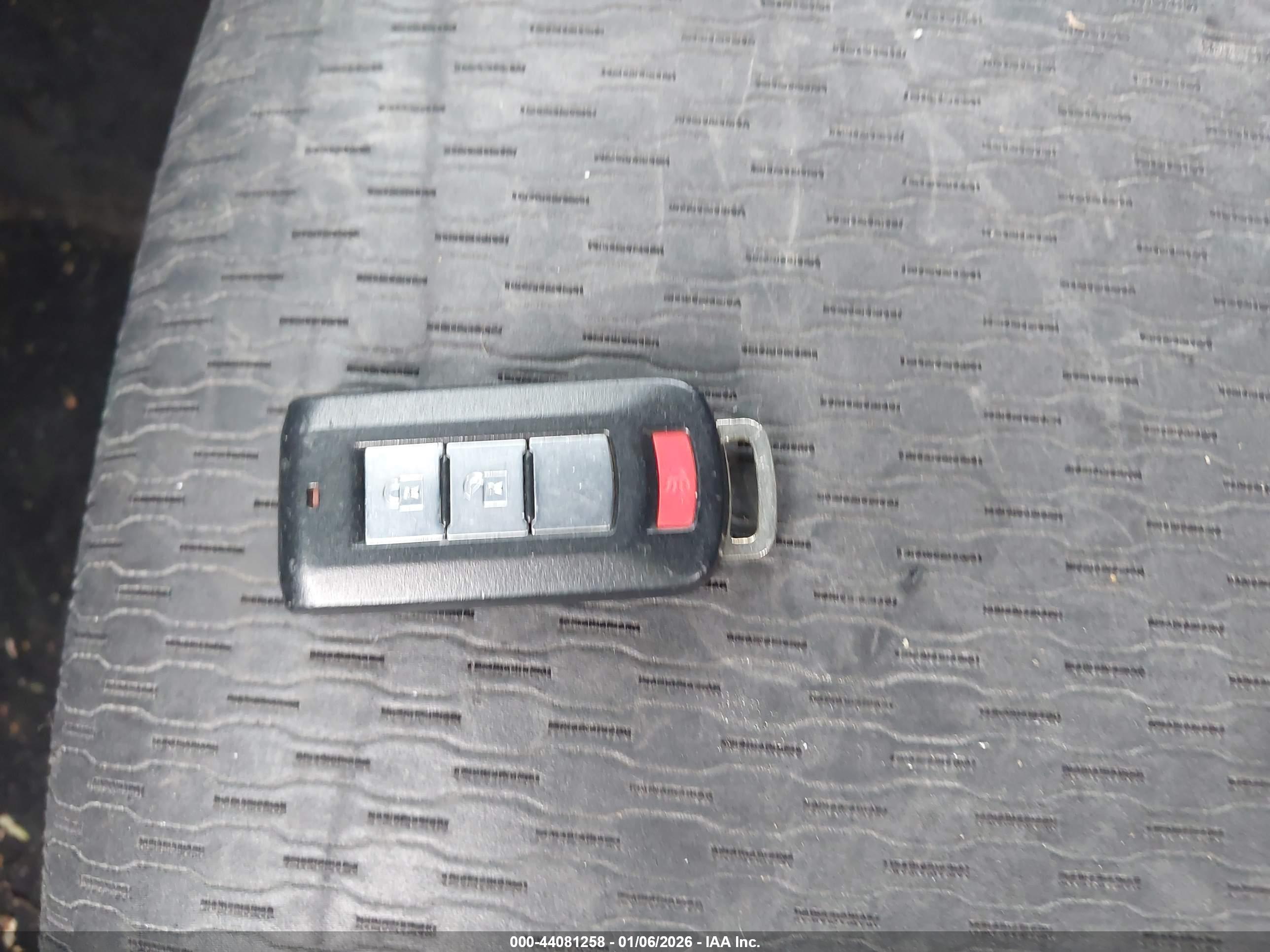 MITSUBISHI OUTLANDER image 11