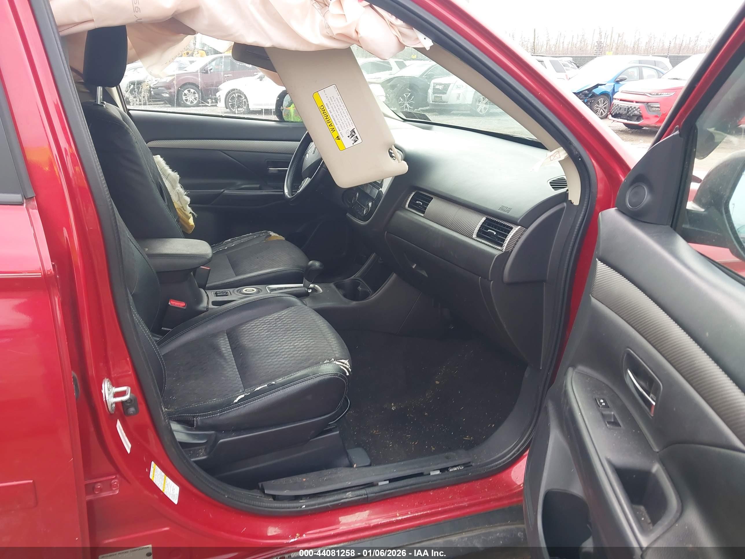 MITSUBISHI OUTLANDER image 5