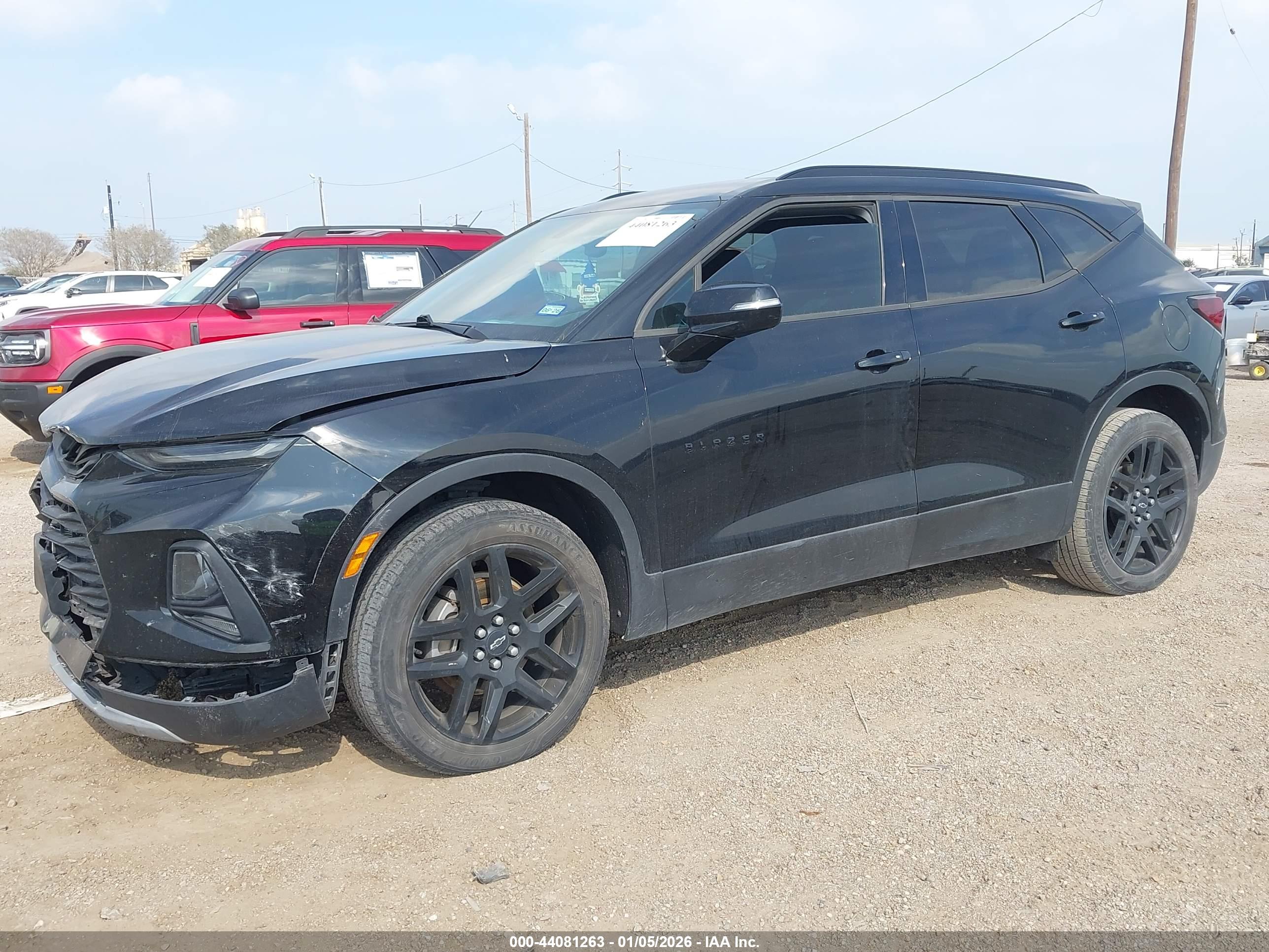 CHEVROLET BLAZER image 2