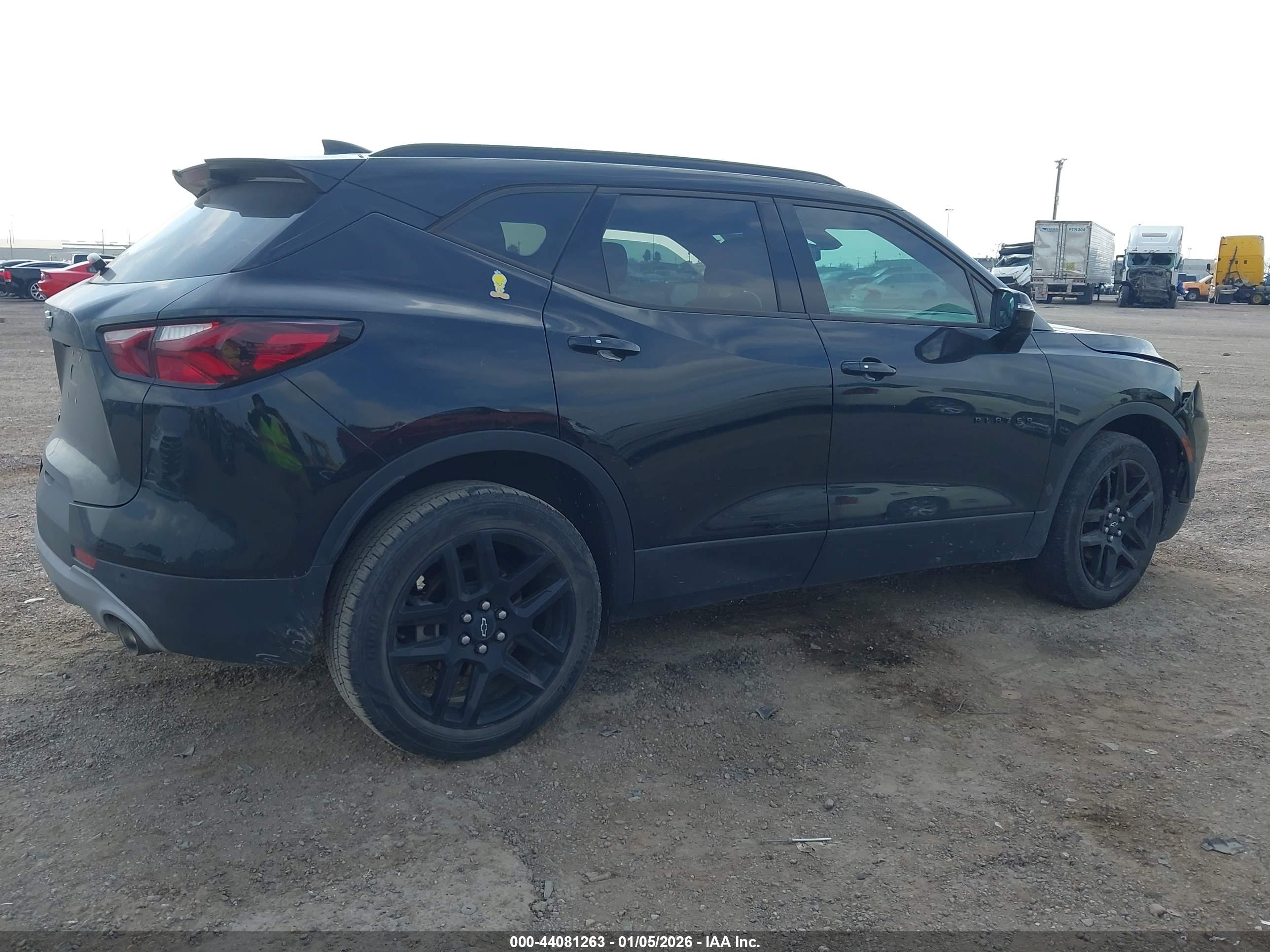 CHEVROLET BLAZER image 4