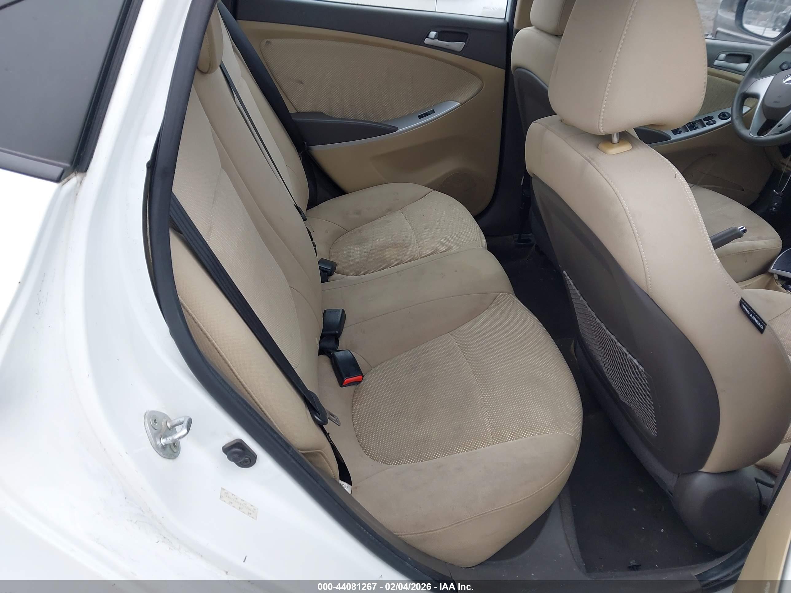 HYUNDAI ACCENT image 8