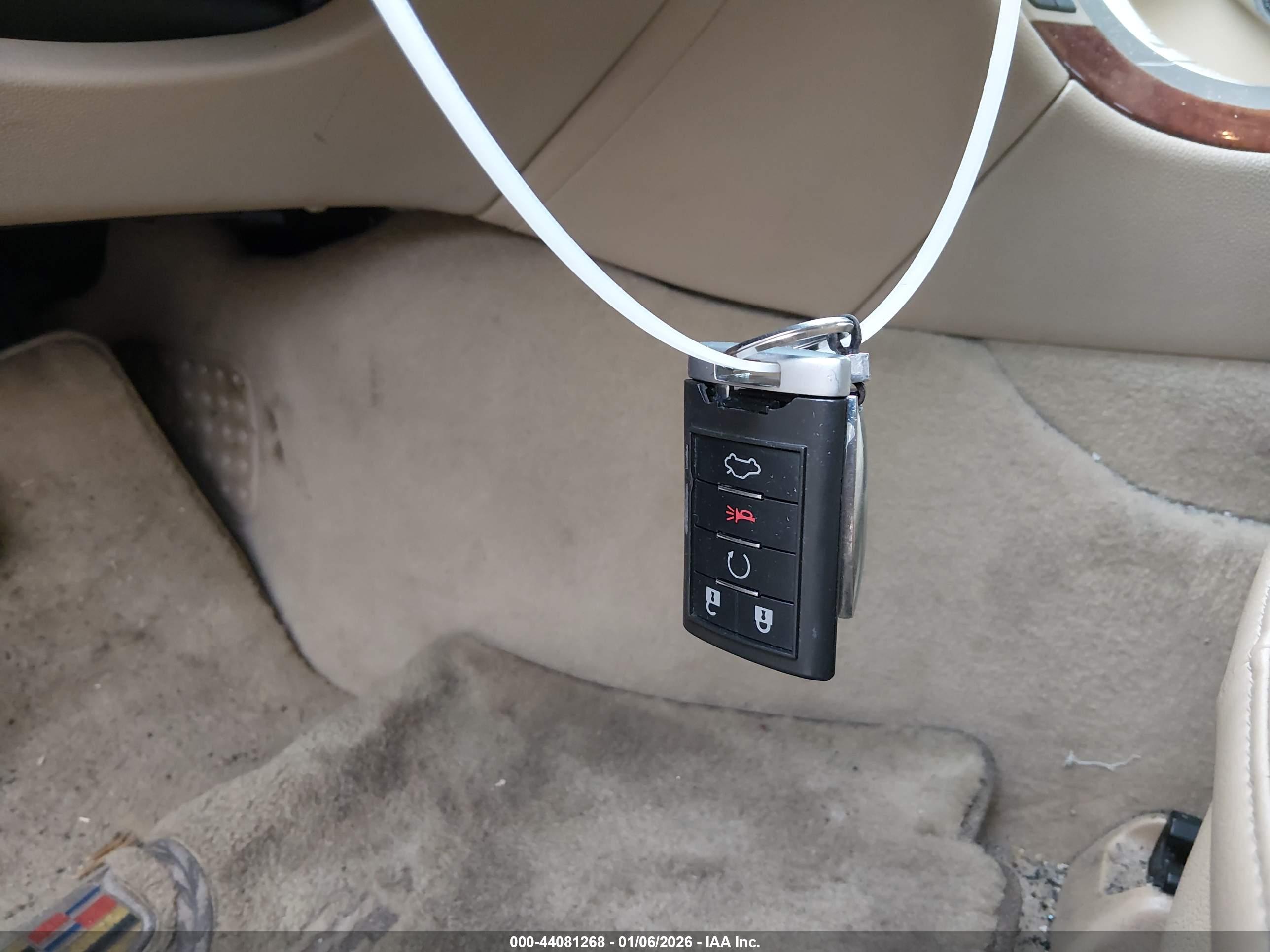 CADILLAC CTS image 11
