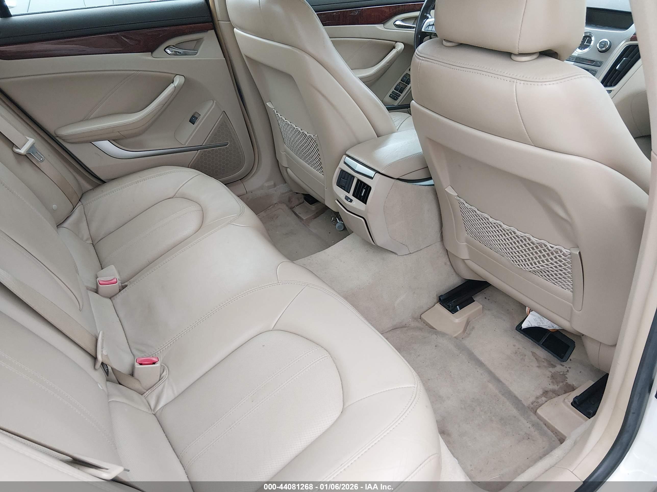 CADILLAC CTS image 8