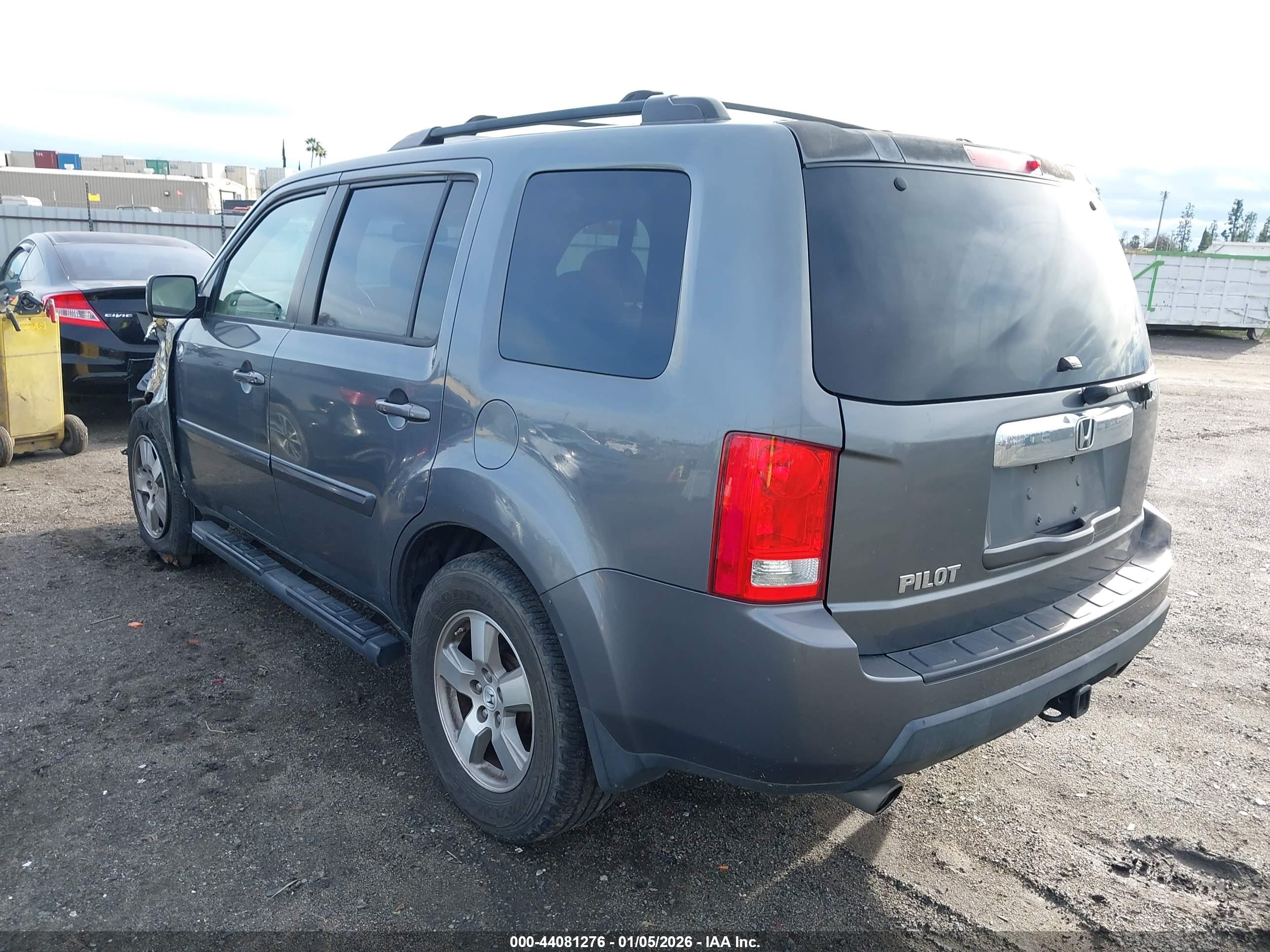 HONDA PILOT image 3