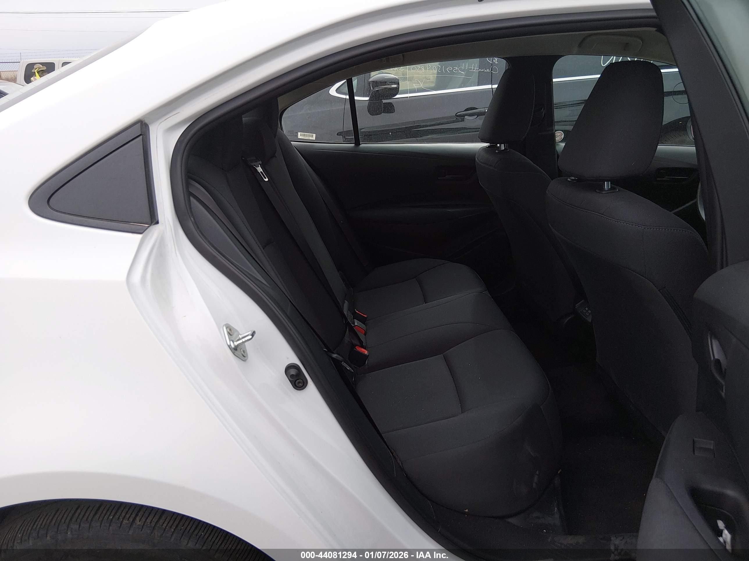 TOYOTA COROLLA image 8