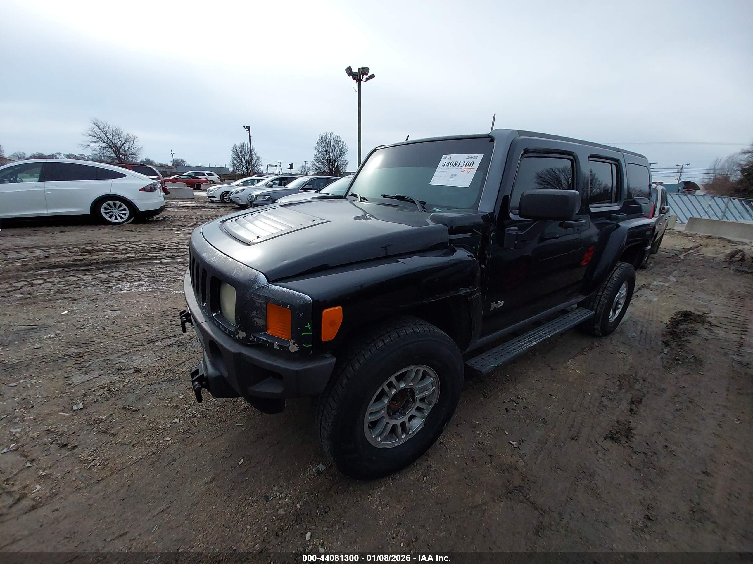HUMMER H3 image 2