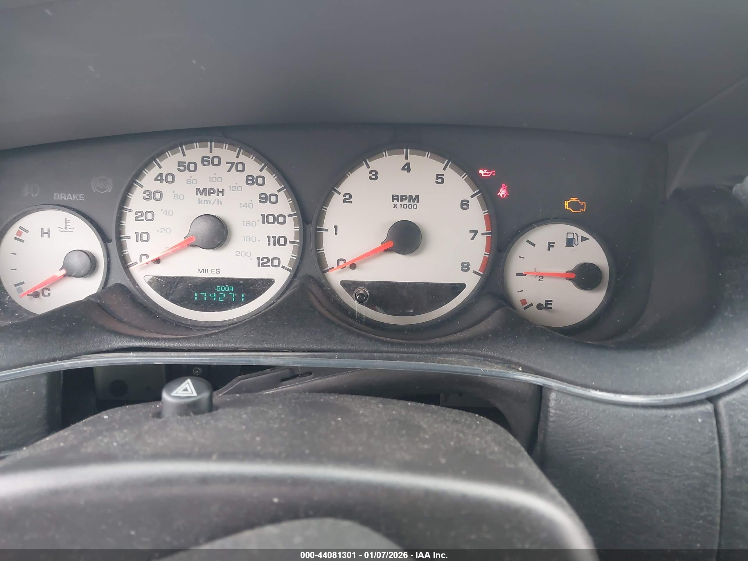 DODGE NEON image 7