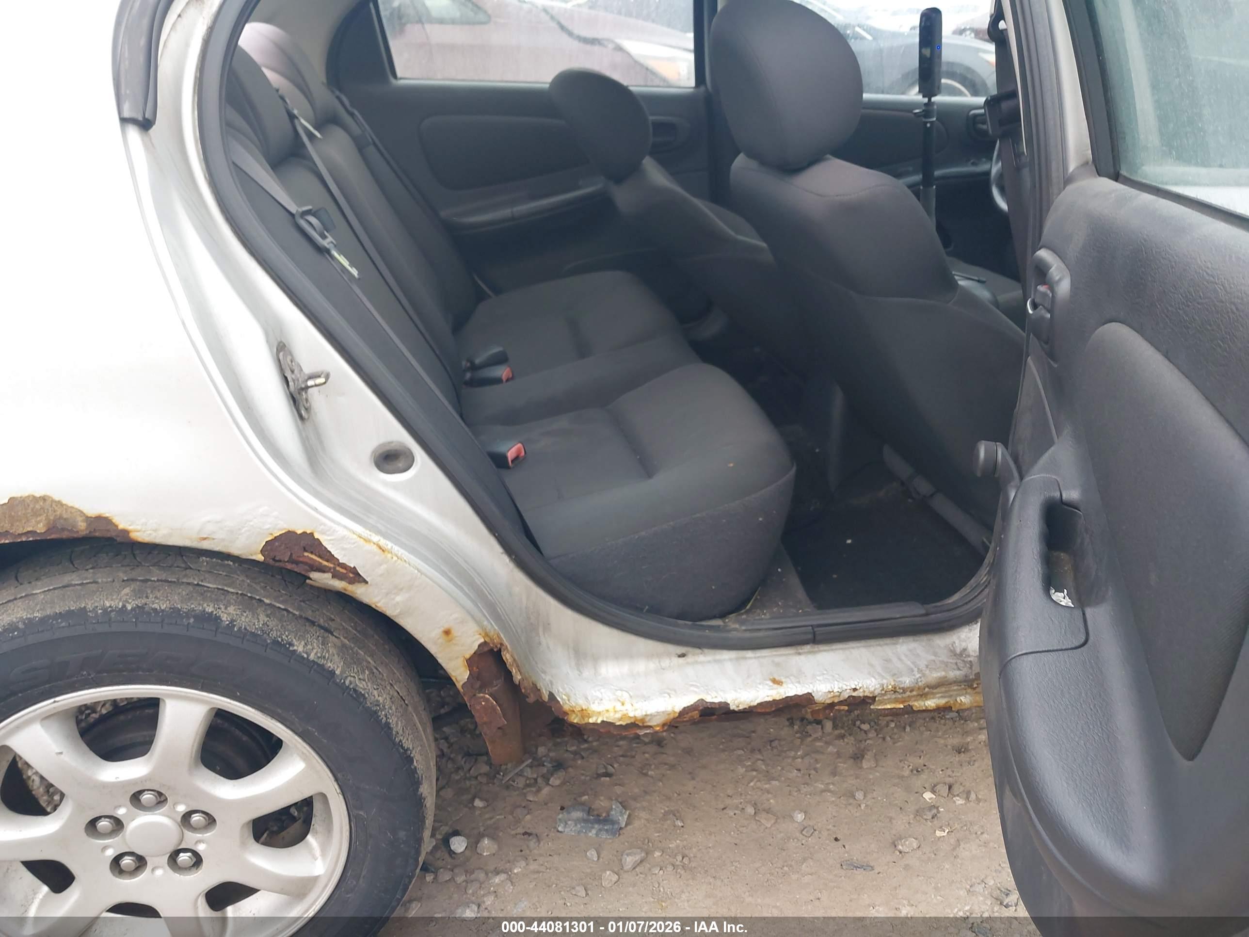DODGE NEON image 8