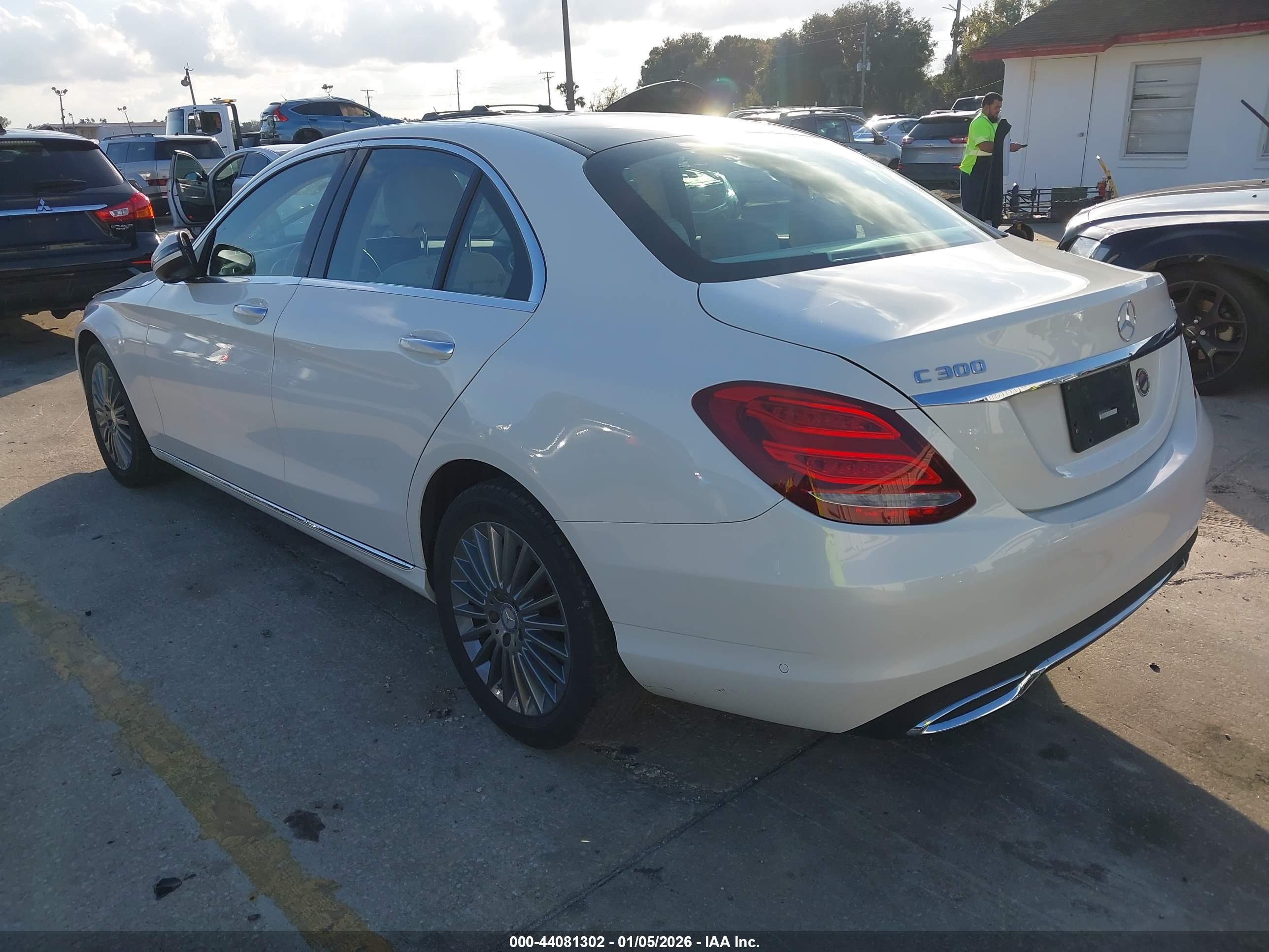 MERCEDES-BENZ C image 3