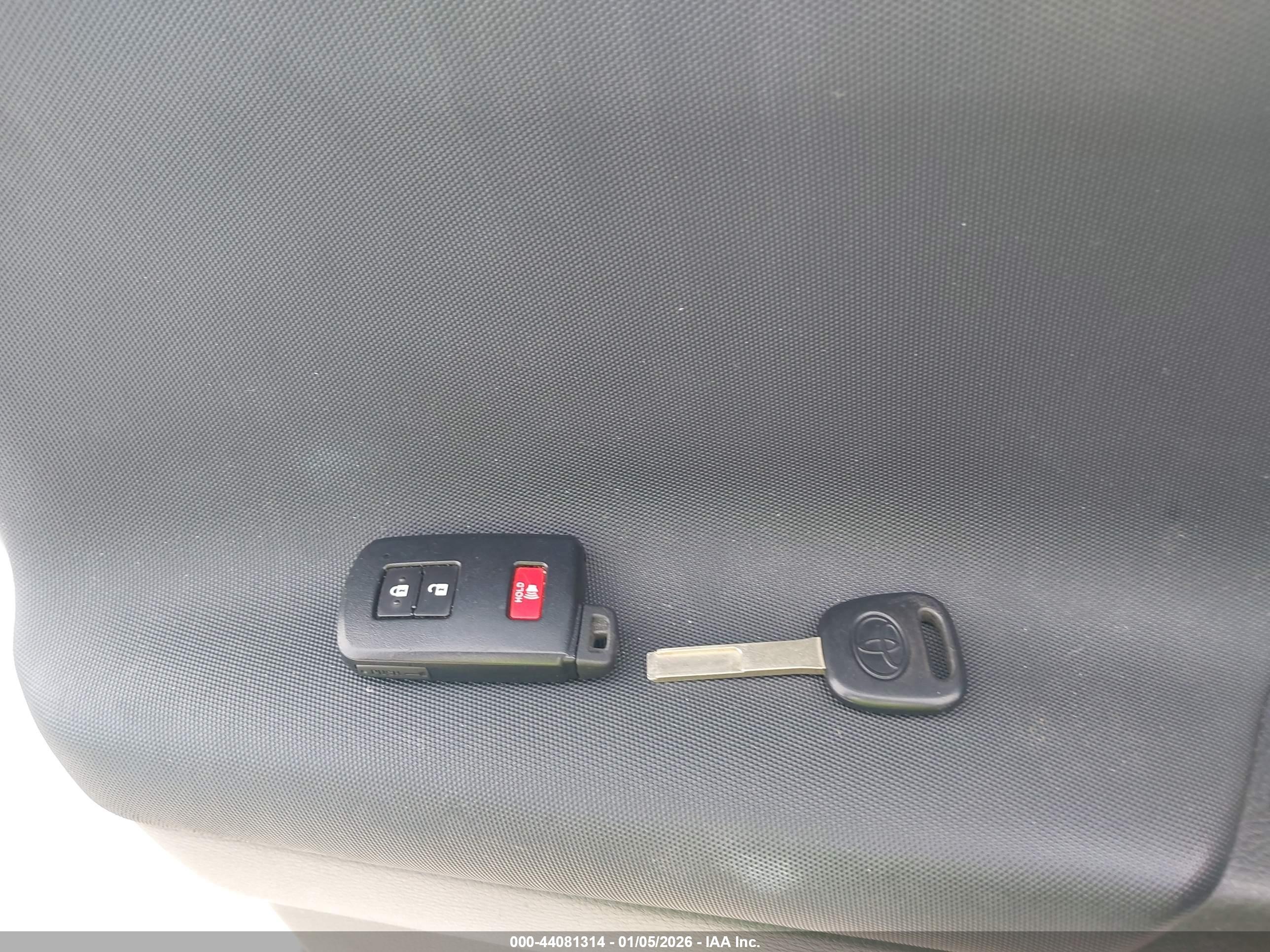 TOYOTA TACOMA image 11