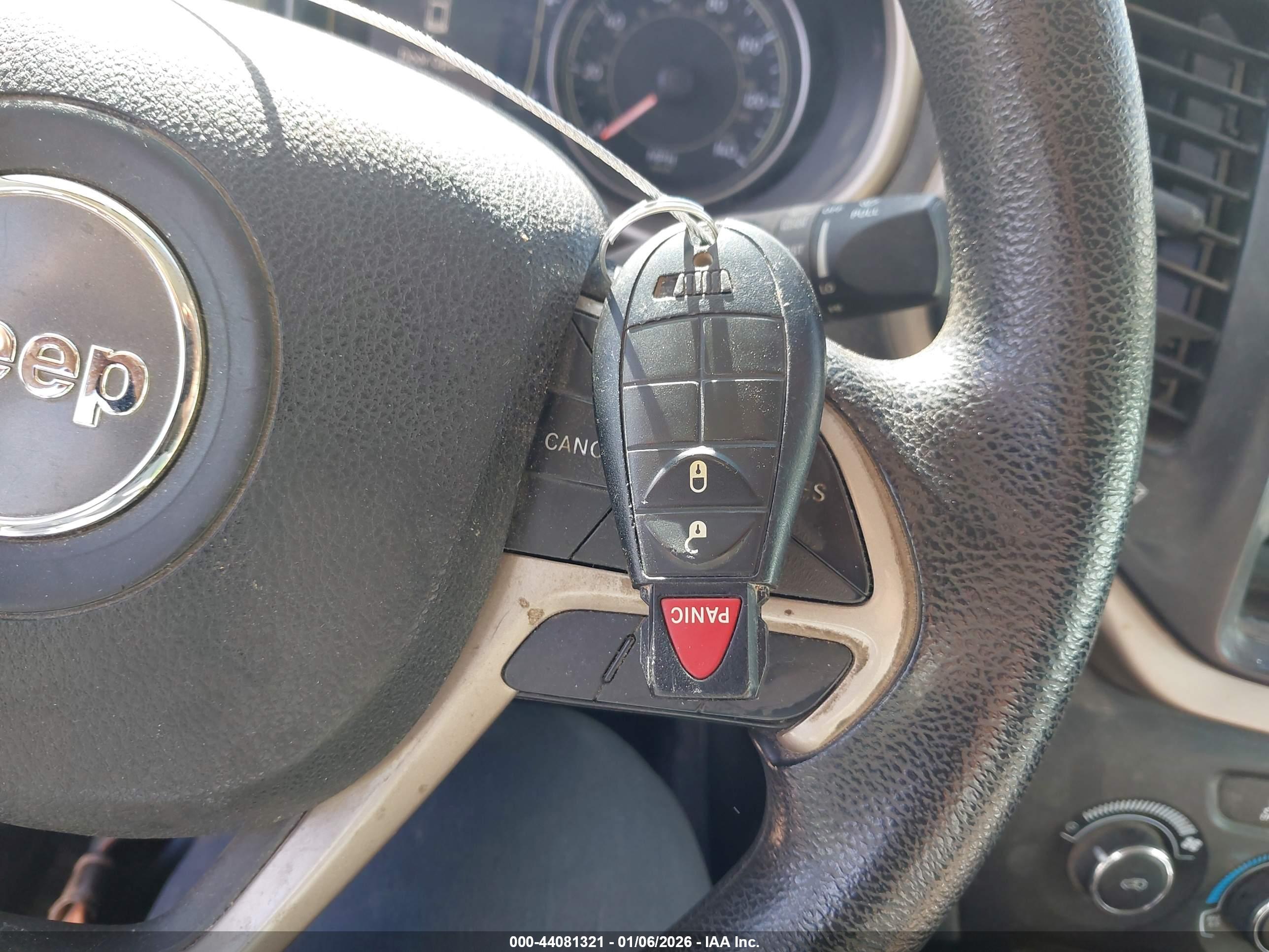 JEEP CHEROKEE image 11