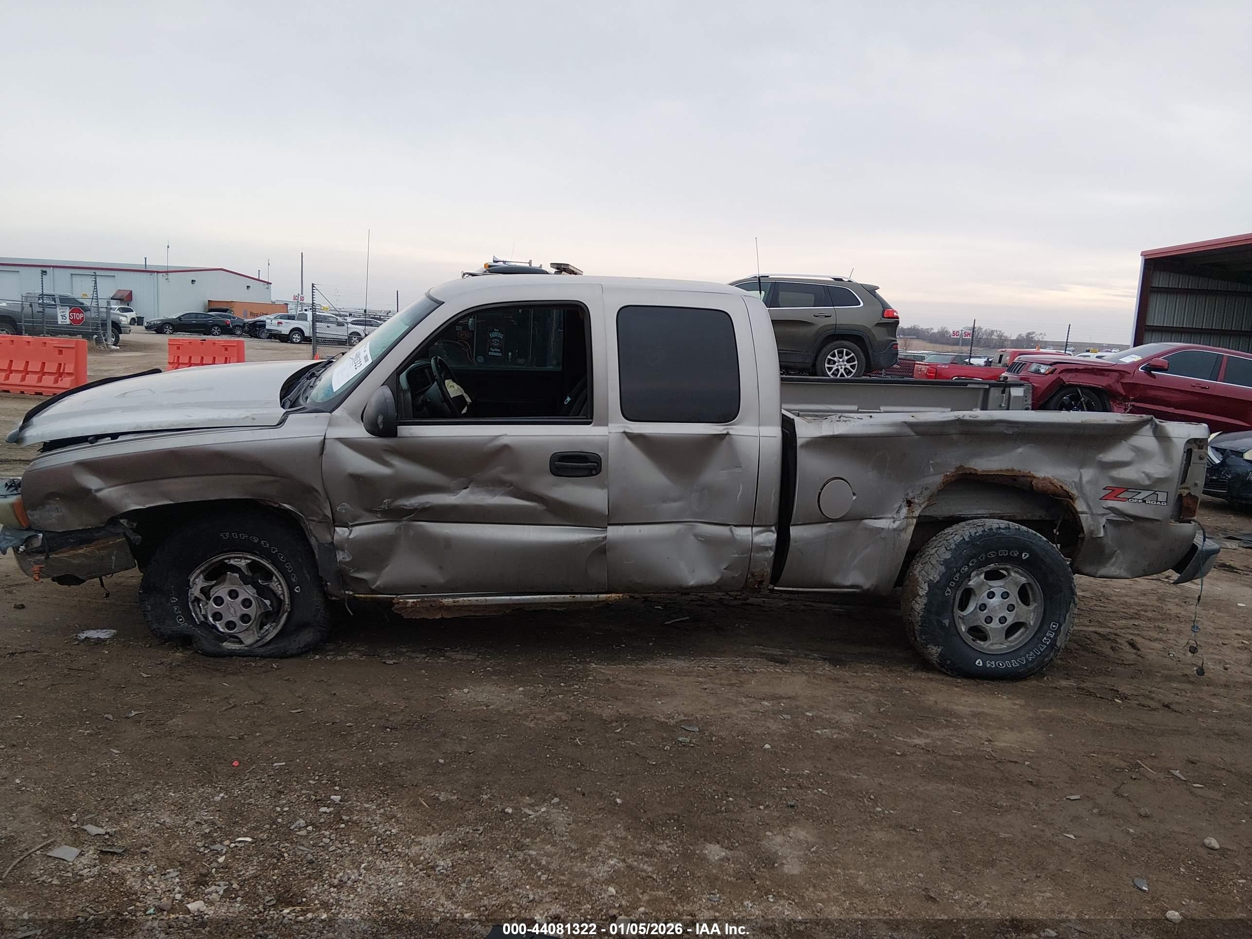CHEVROLET SILVERADO image 6