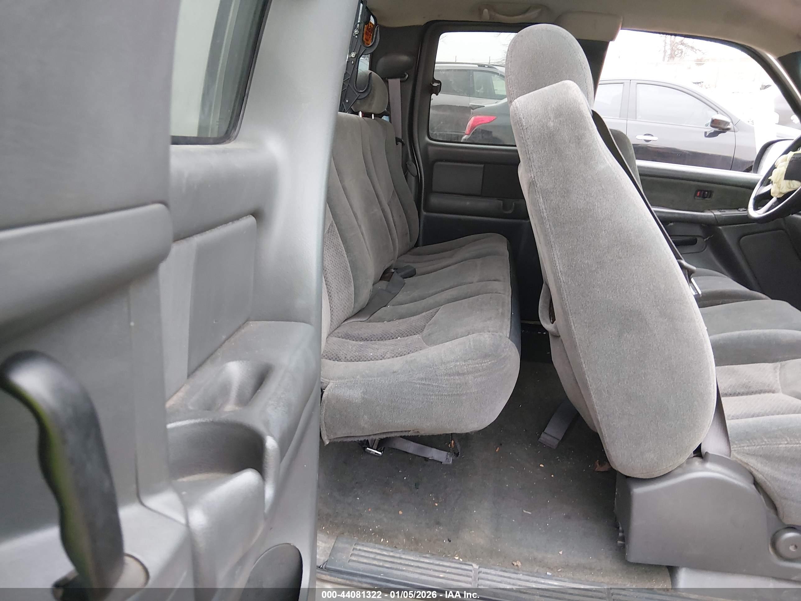 CHEVROLET SILVERADO image 8