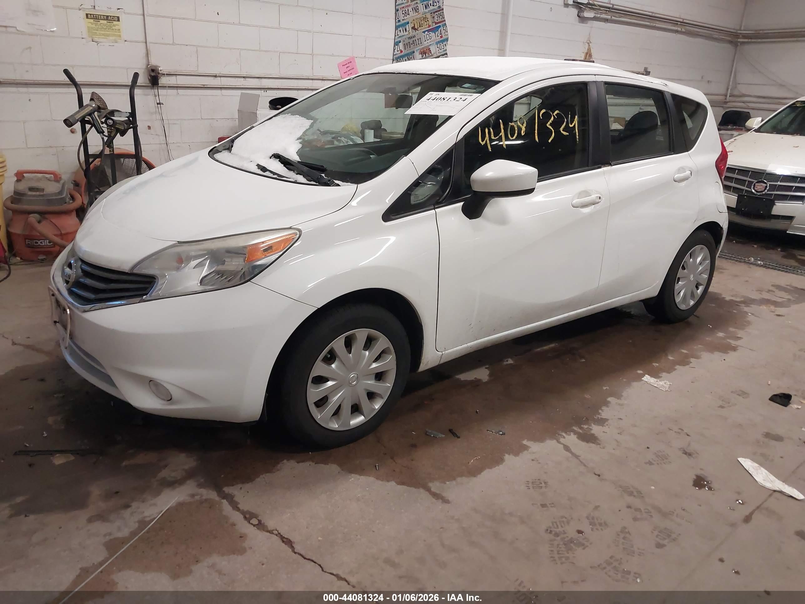 NISSAN VERSA image 2