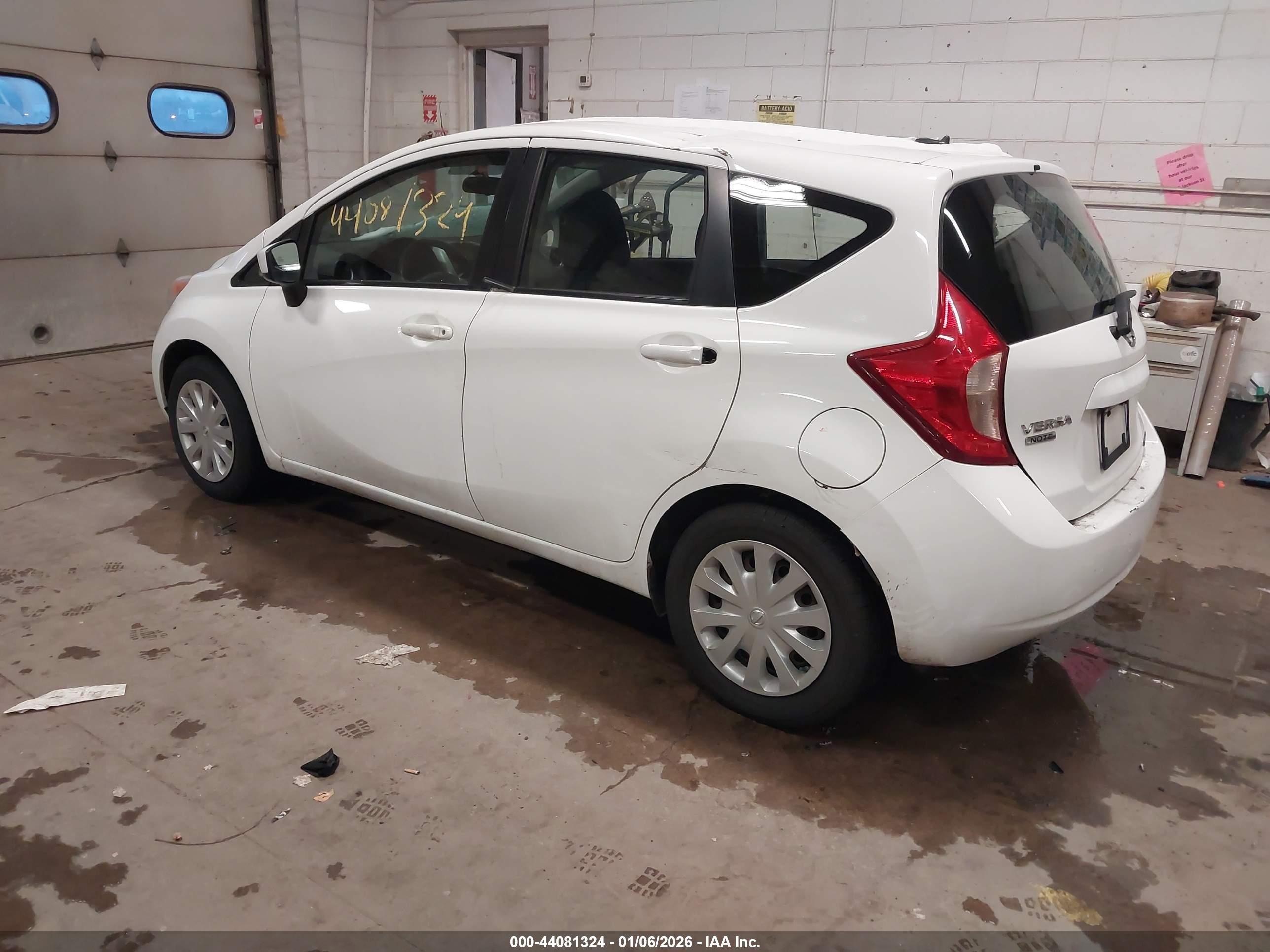 NISSAN VERSA image 3