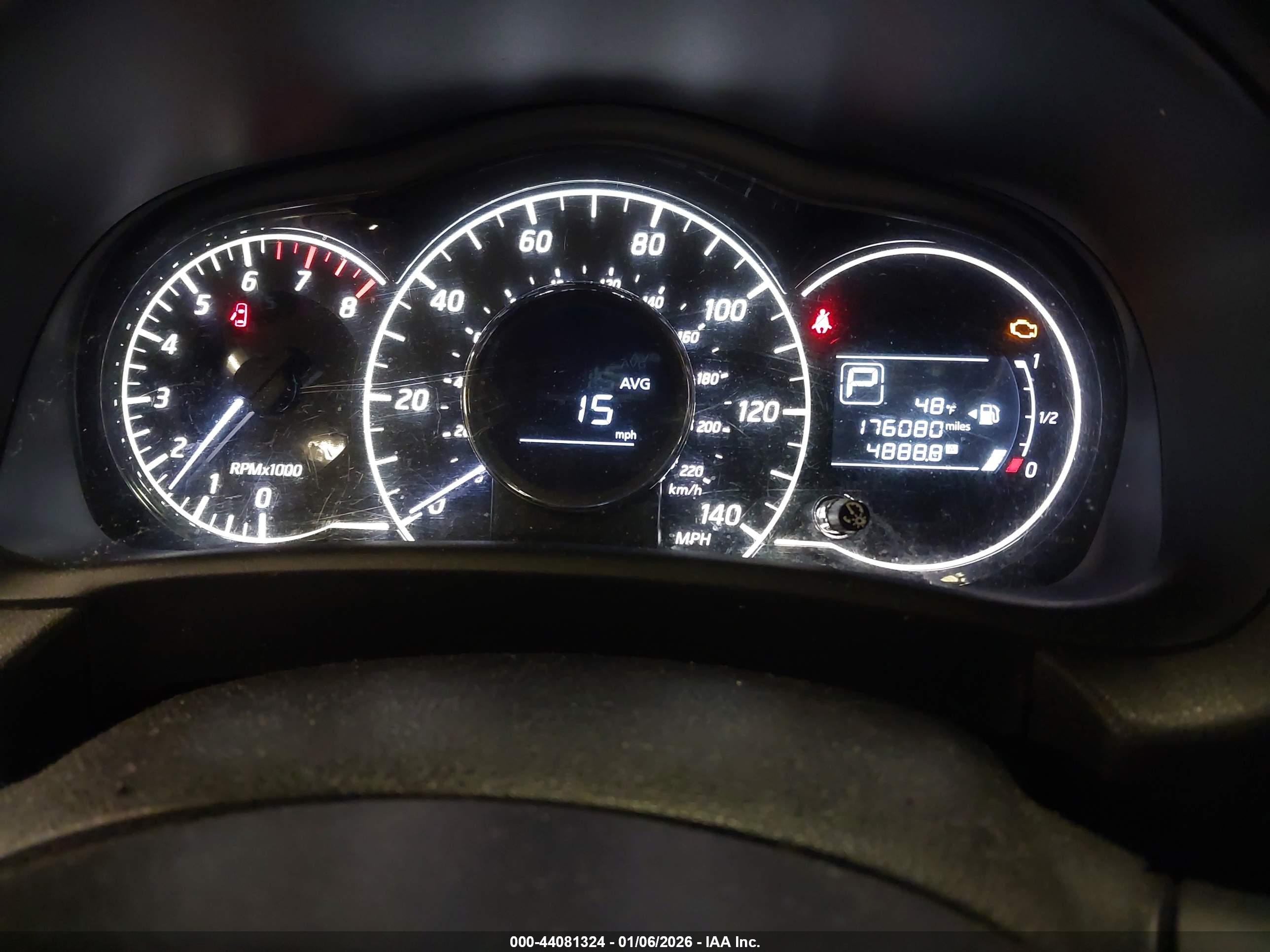 NISSAN VERSA image 7