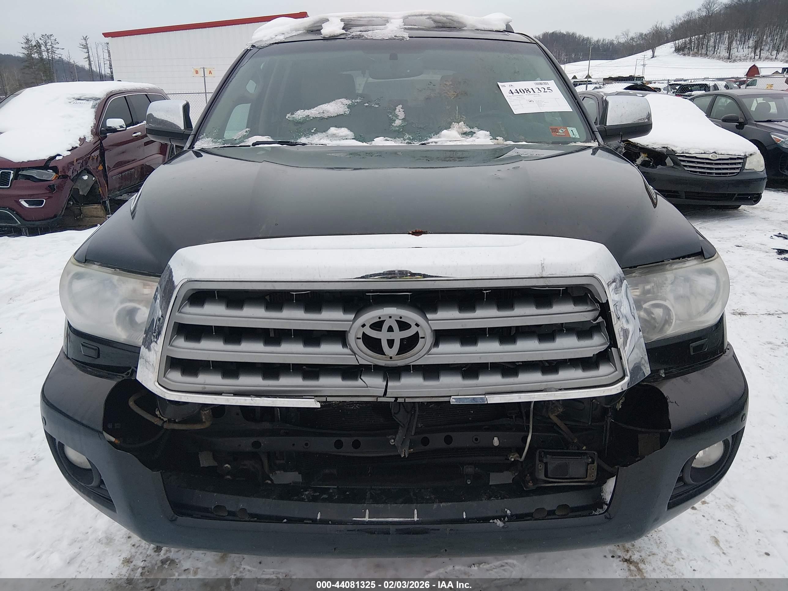 TOYOTA SEQUOIA image 6