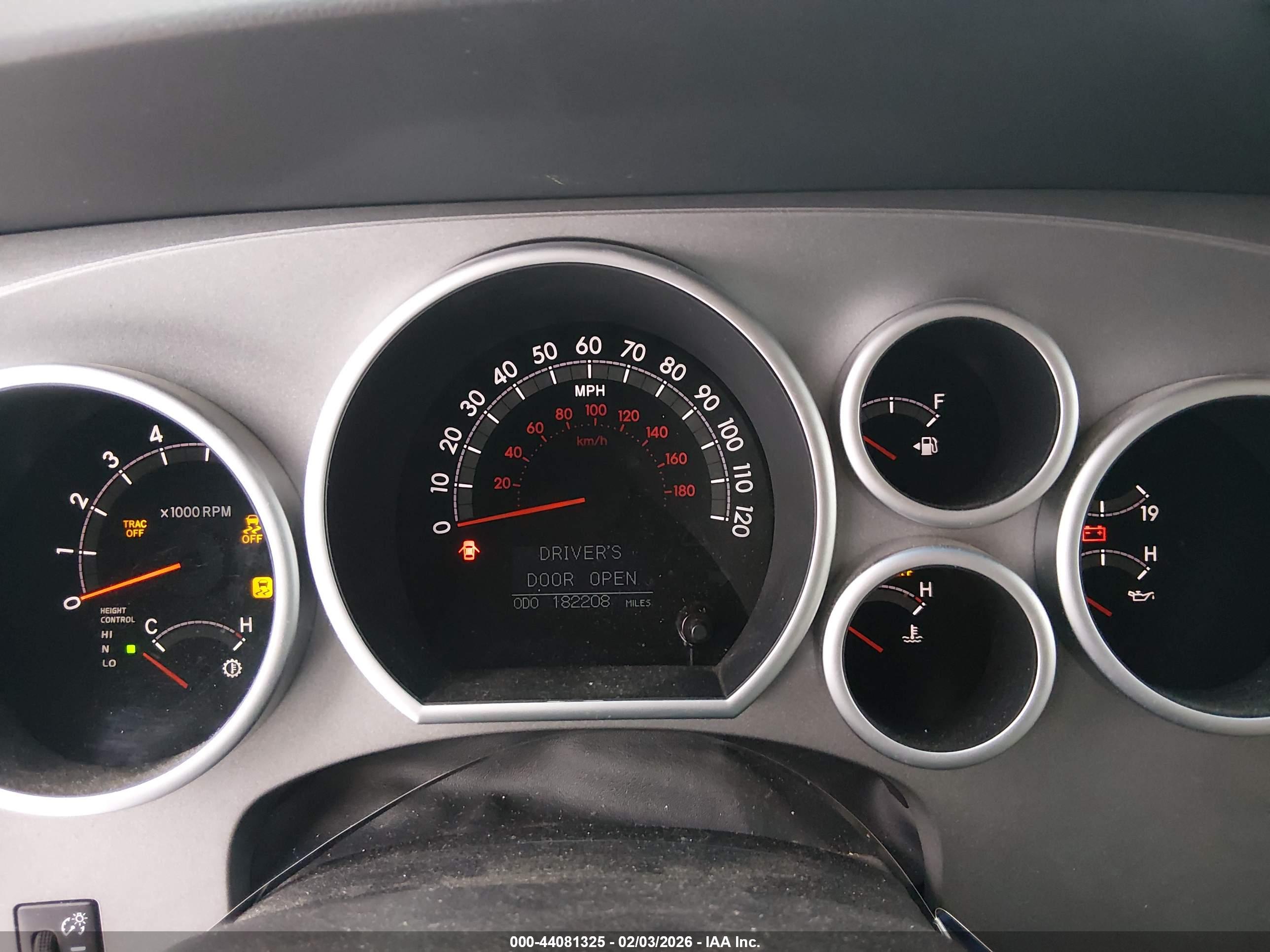 TOYOTA SEQUOIA image 7