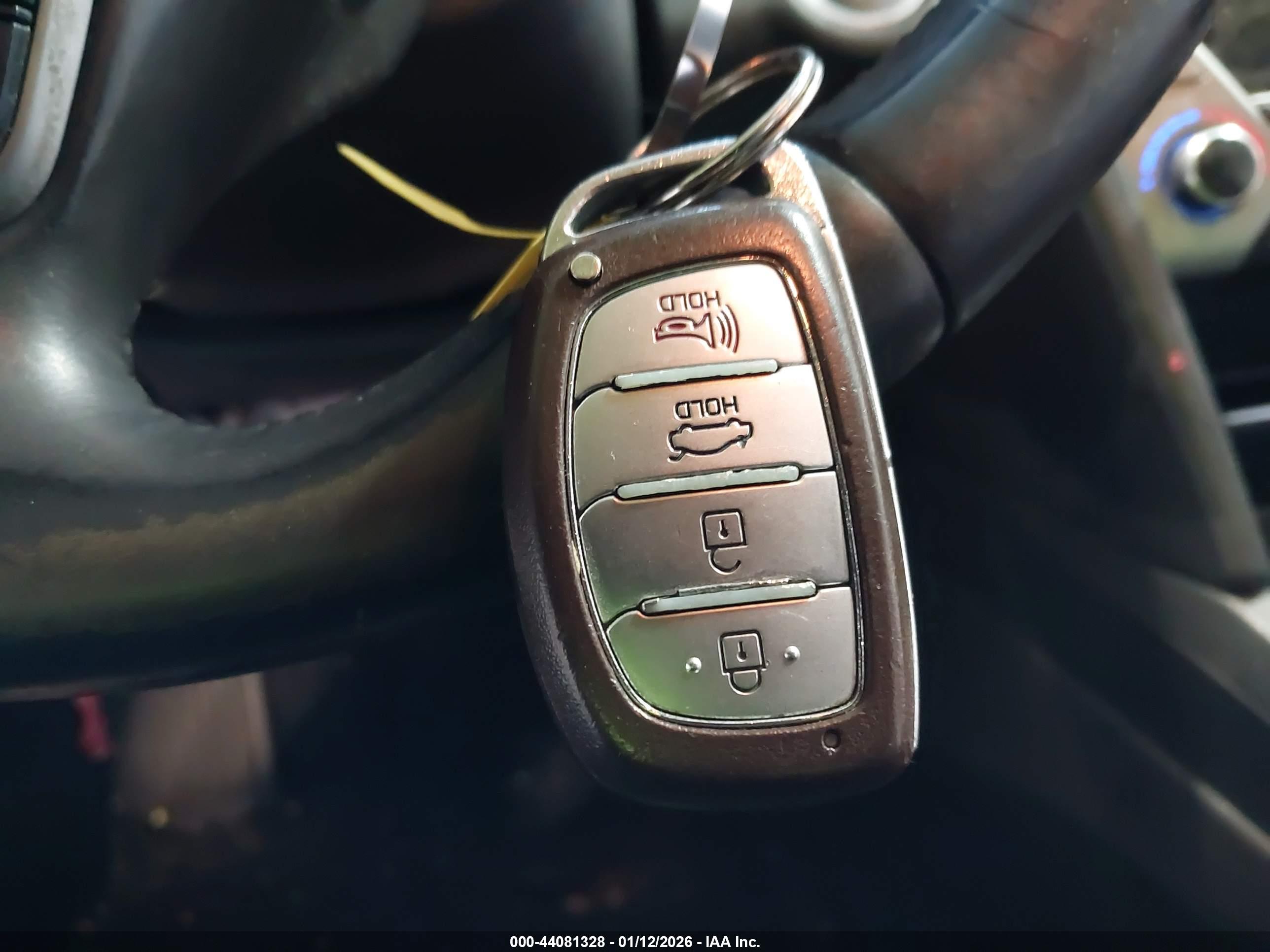 HYUNDAI ELANTRA image 11