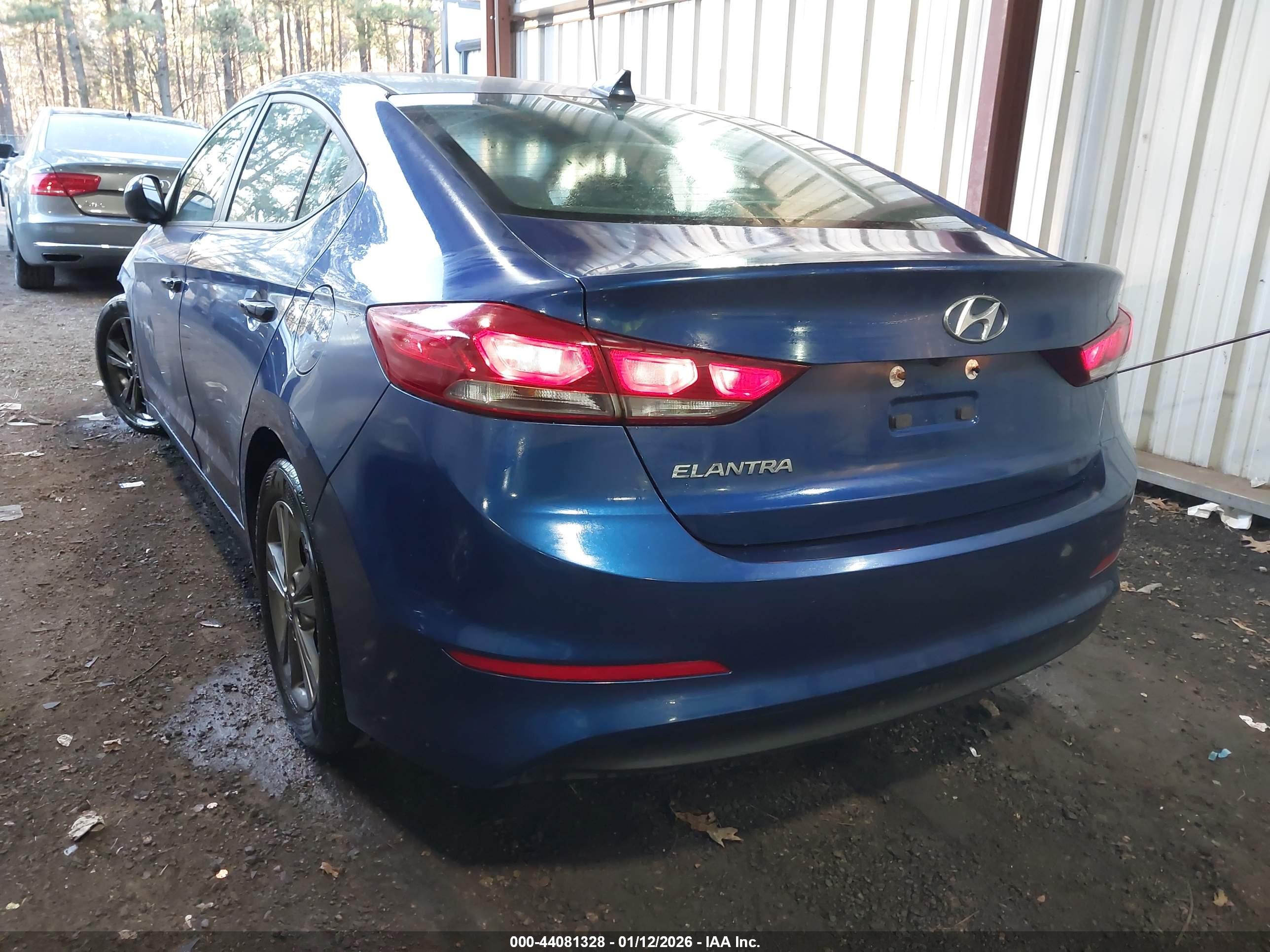 HYUNDAI ELANTRA image 3