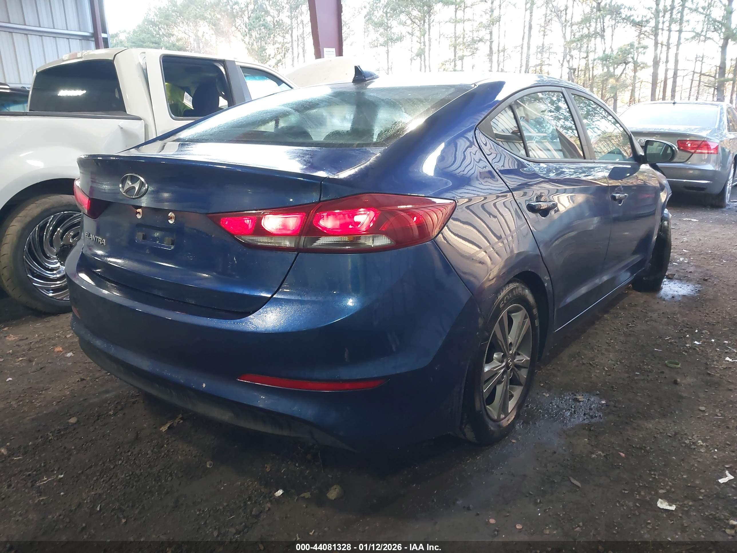 HYUNDAI ELANTRA image 4