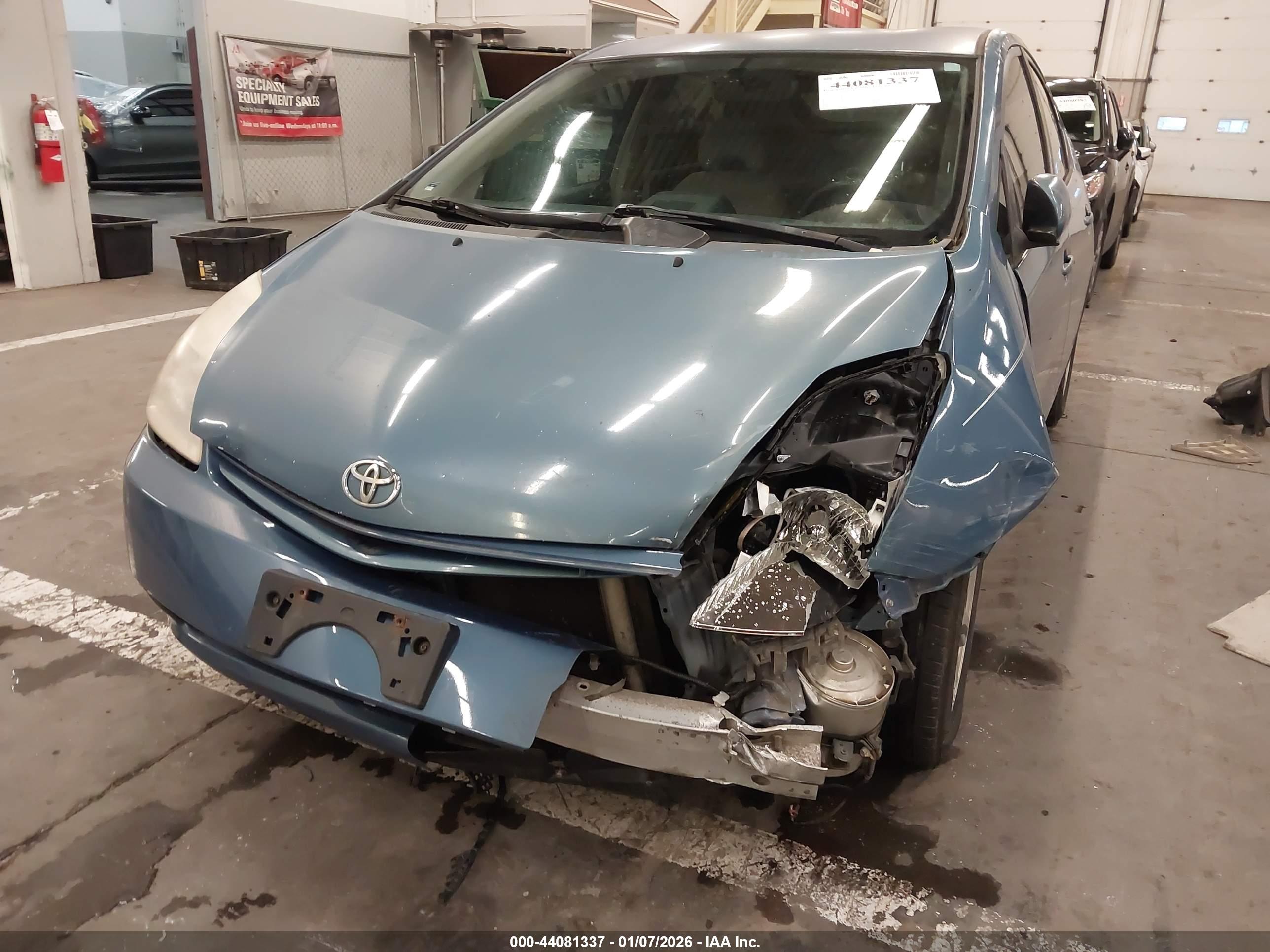 TOYOTA PRIUS image 6